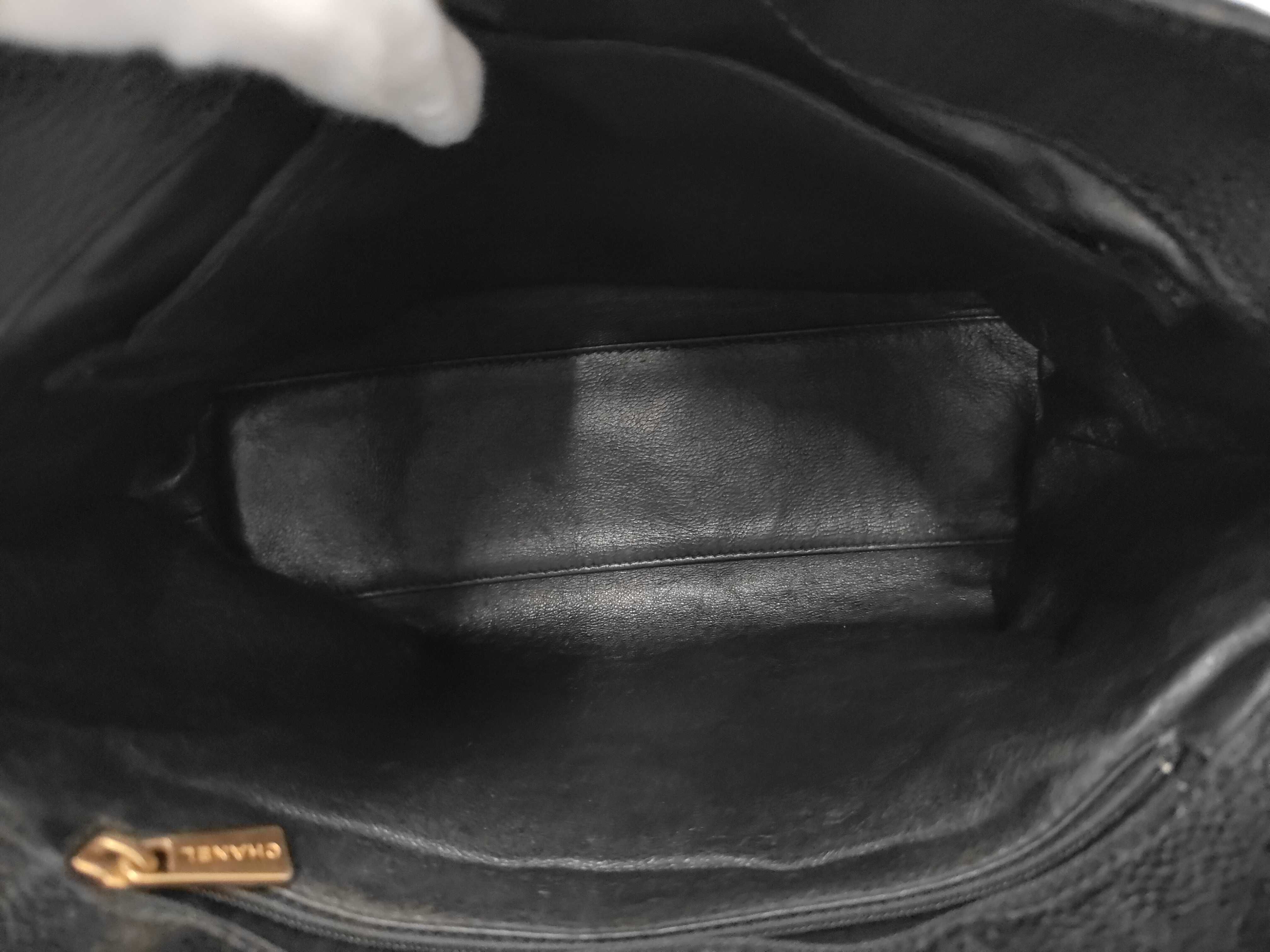 Matelassé Caviar Skin Shoulder Bag (with original seal, serial number in the 6th range) — view 8