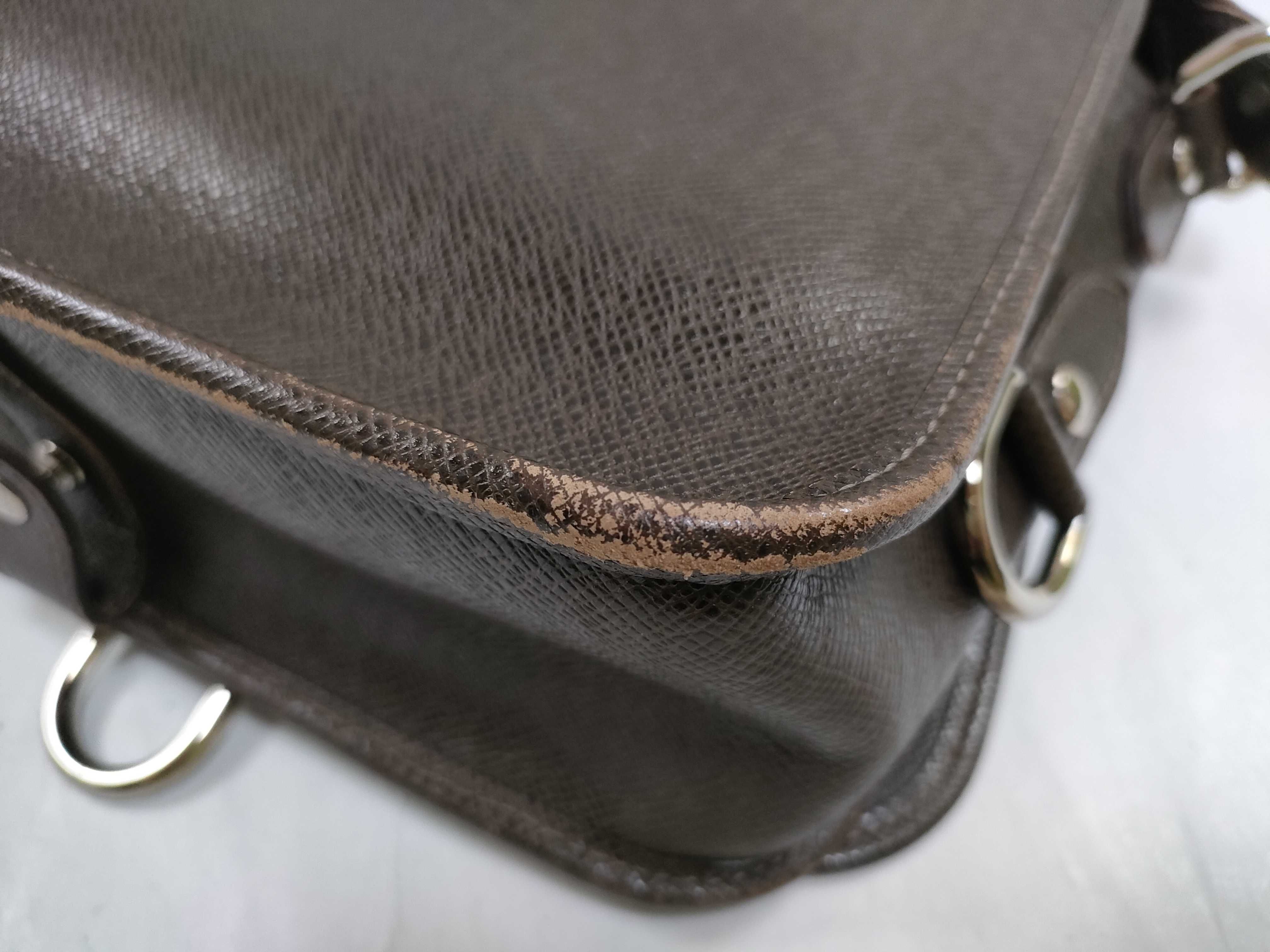 Taiga Louis Vuitton LV Mark Taiga Andrei Shoulder Bag — view 6