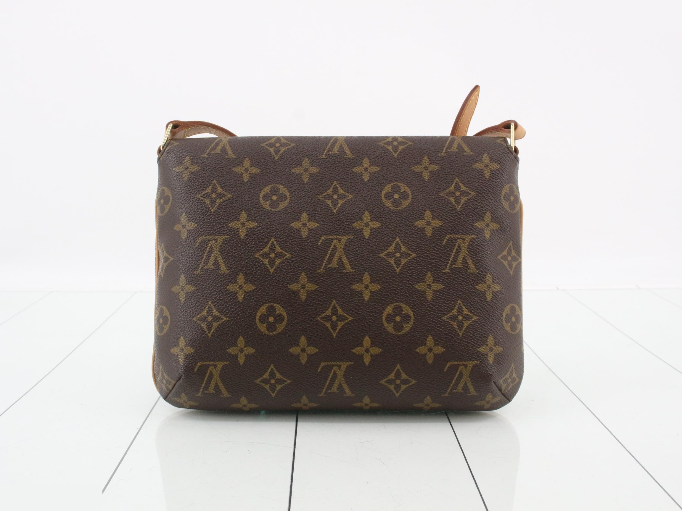 Musette — view 2