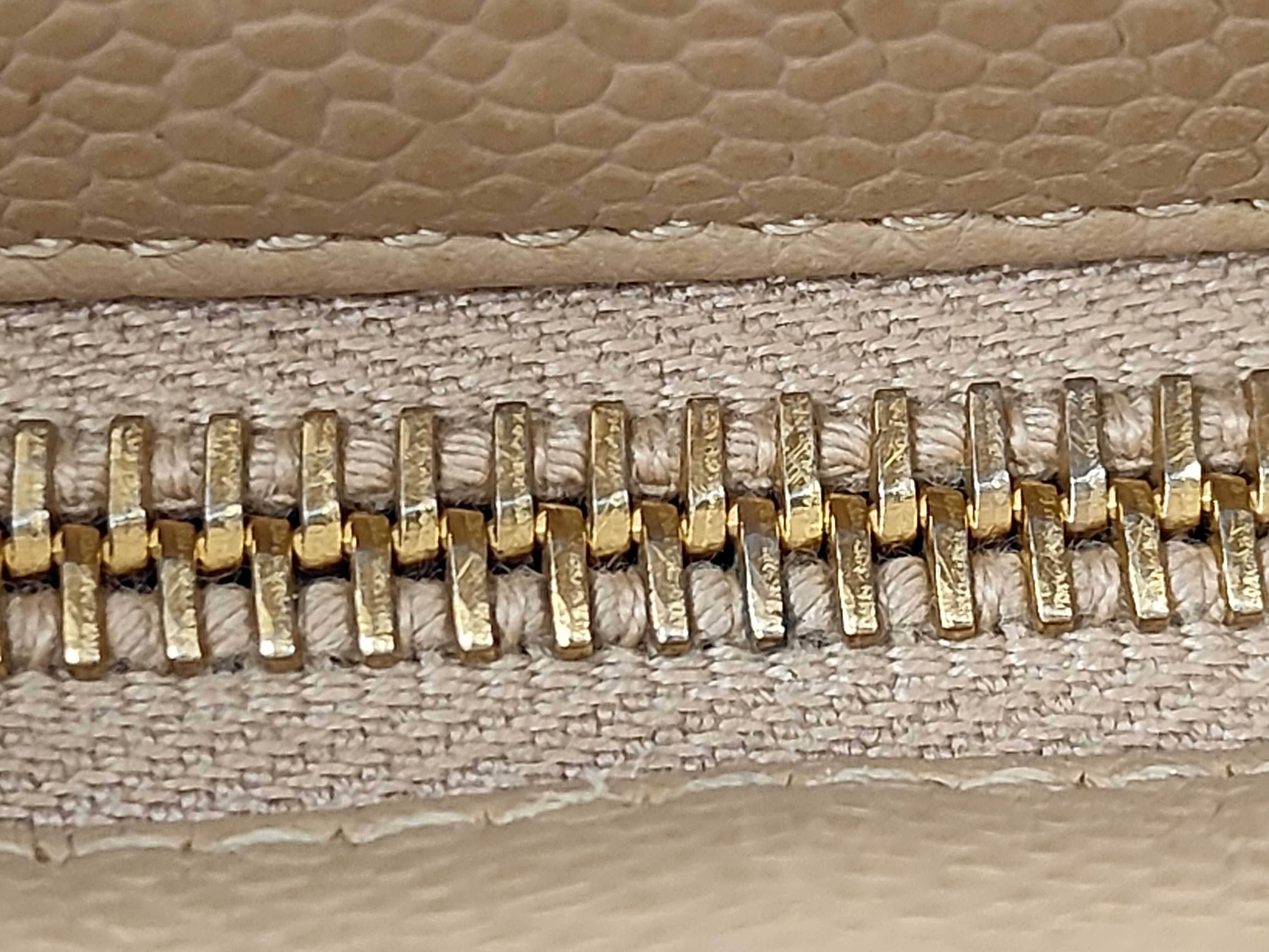 Caviar Skin Reissue Tote 717132 Handbag — view 6