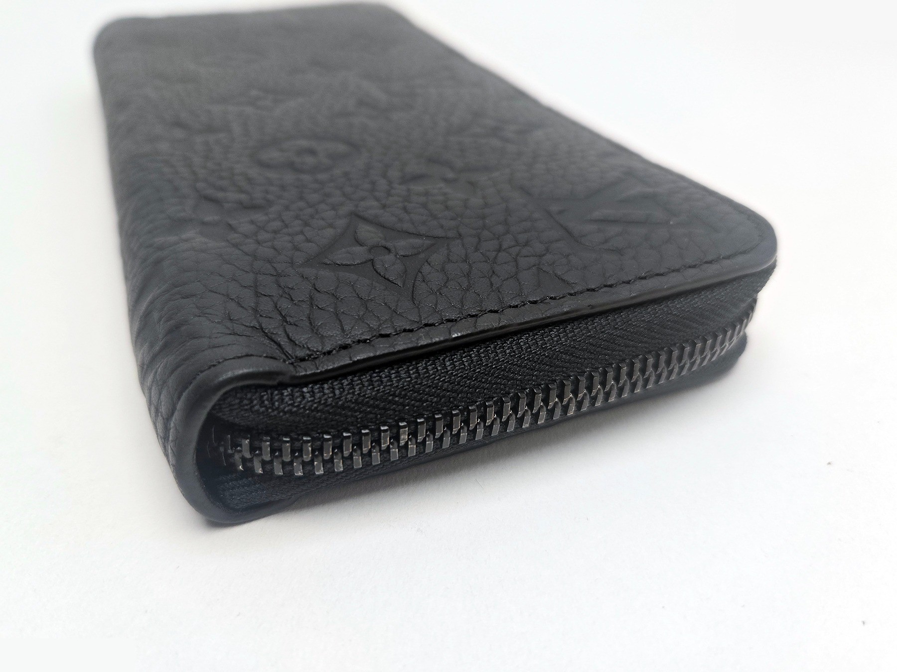 Monogram Taurillon Zippy Wallet Horizontal — view 5