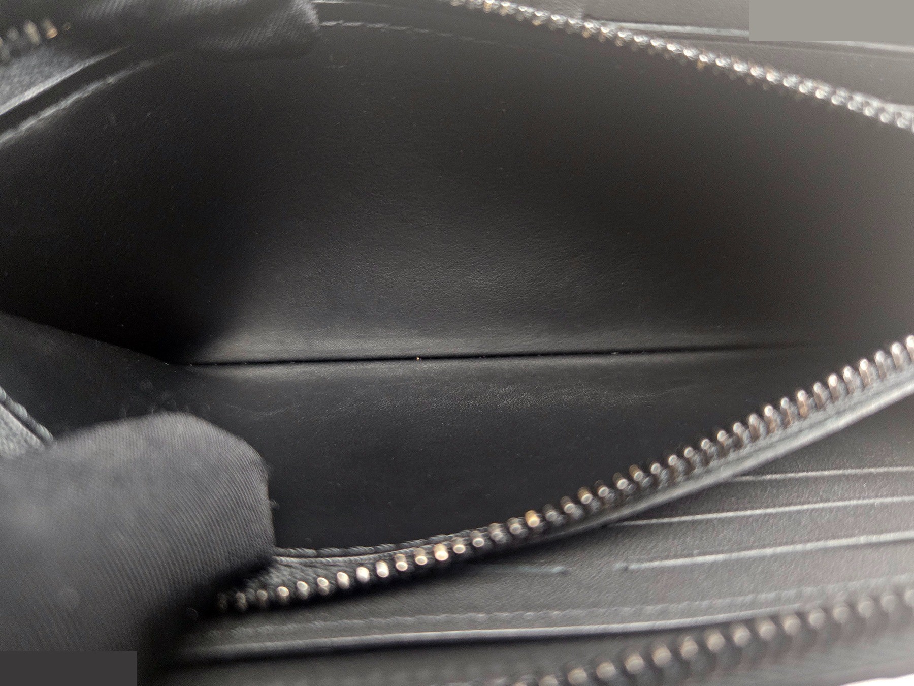Monogram Taurillon Zippy Wallet Horizontal — view 6