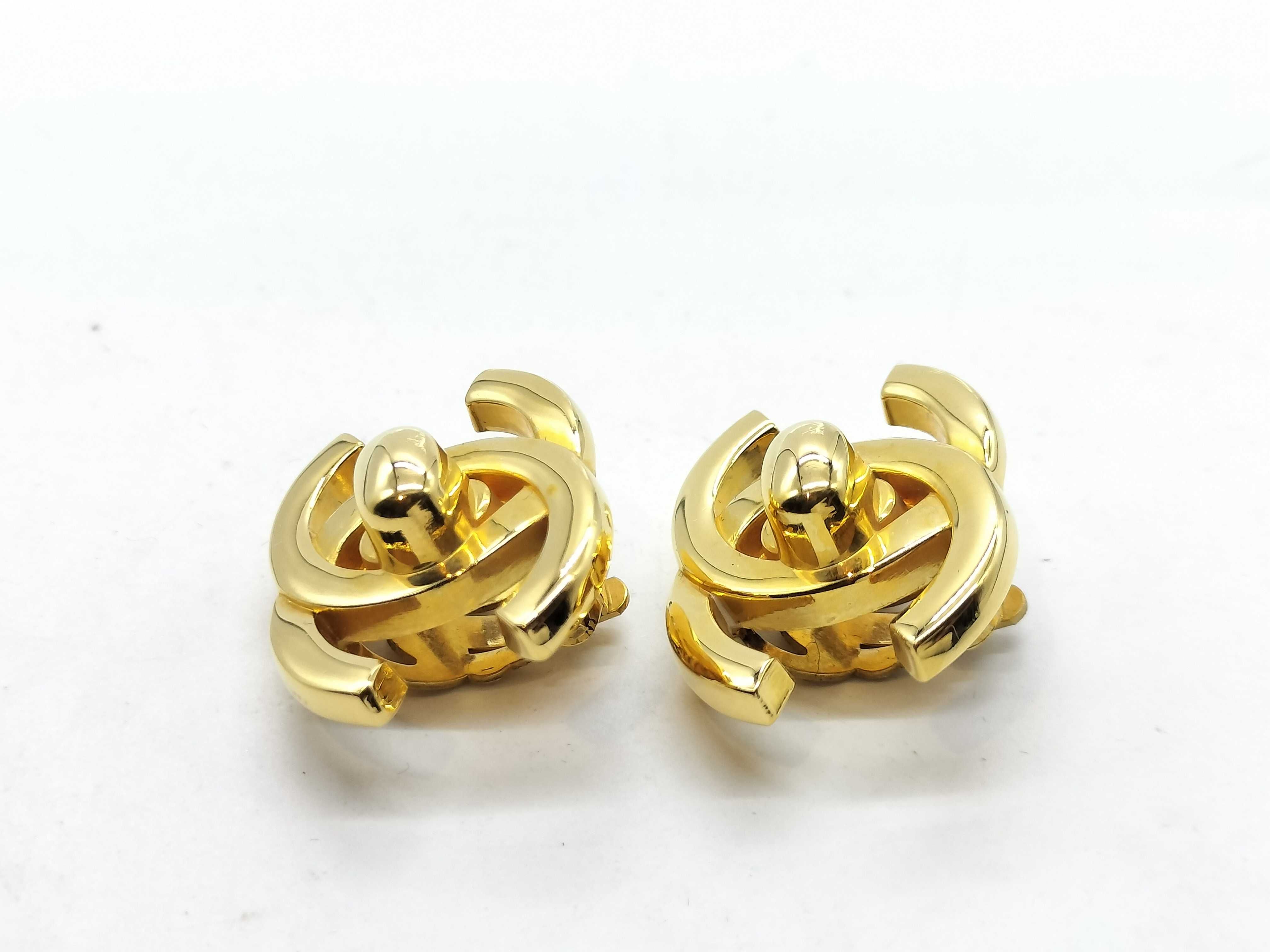 95A Turnlock Earrings — view 3