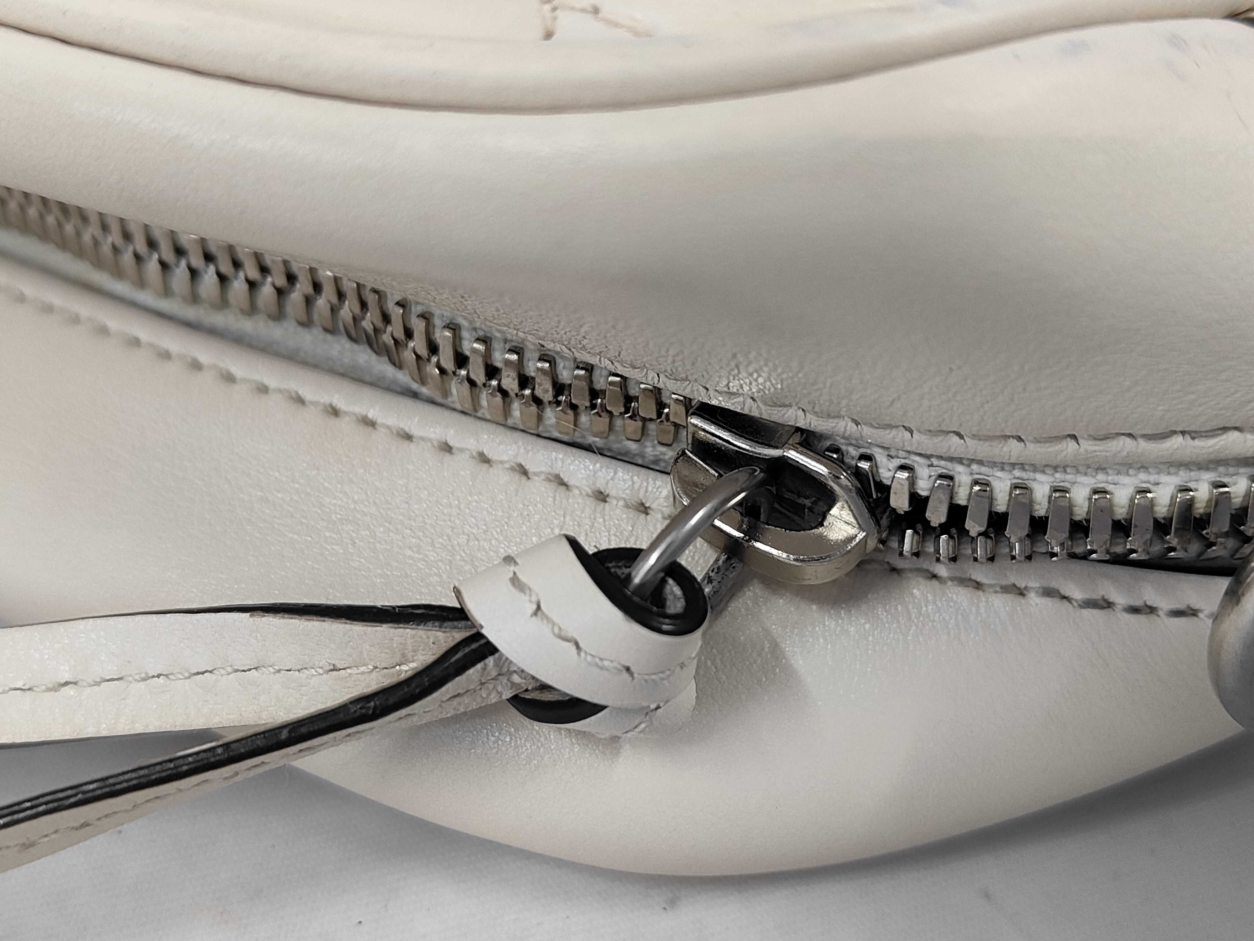 GG Marmont Shoulder Bag — view 7