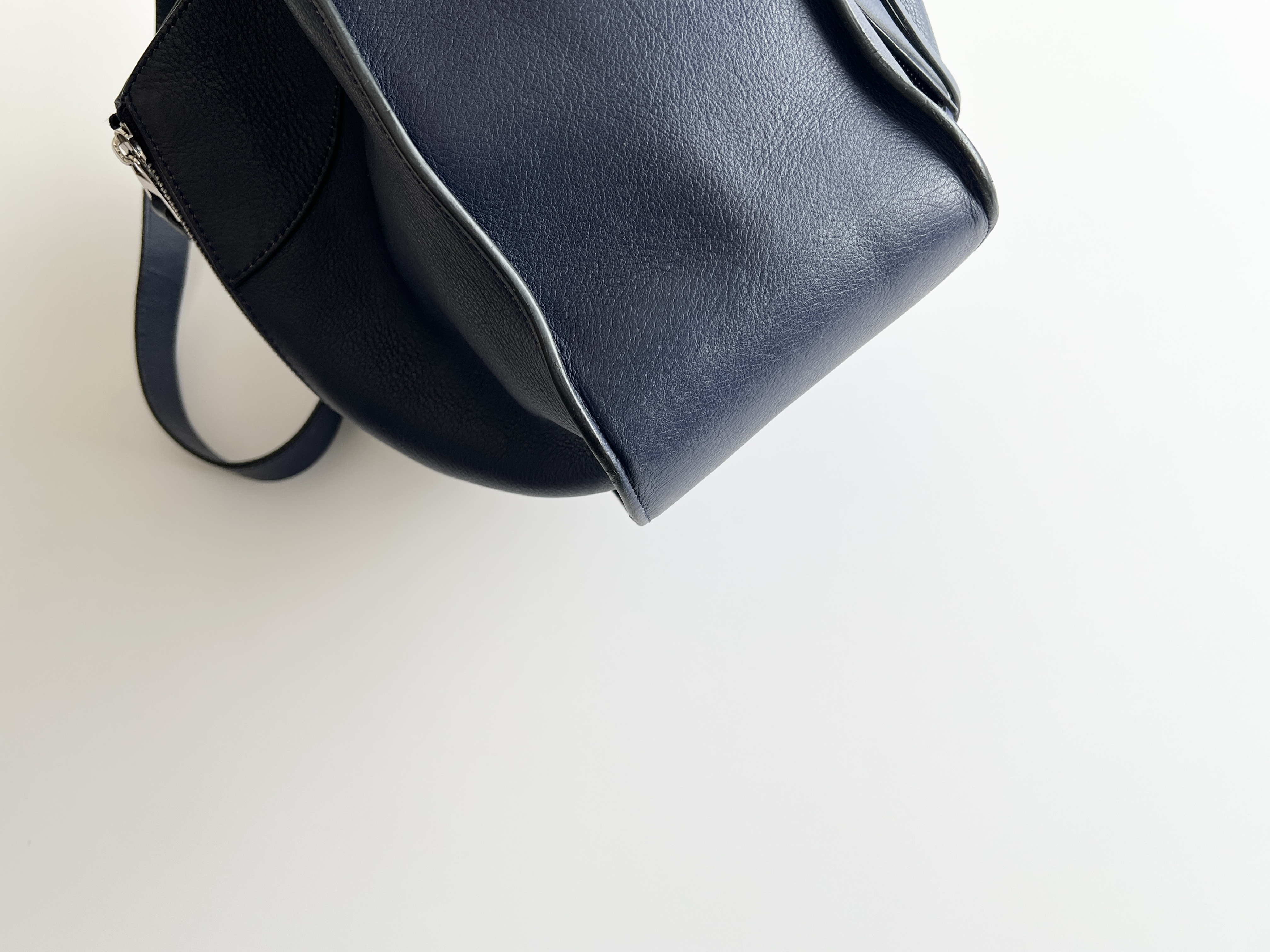 Hammock Small Anagram Logo 2way Handbag Shoulder Bag — view 15