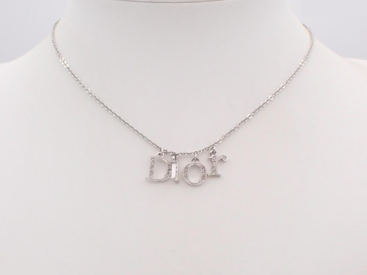 necklace — view 3