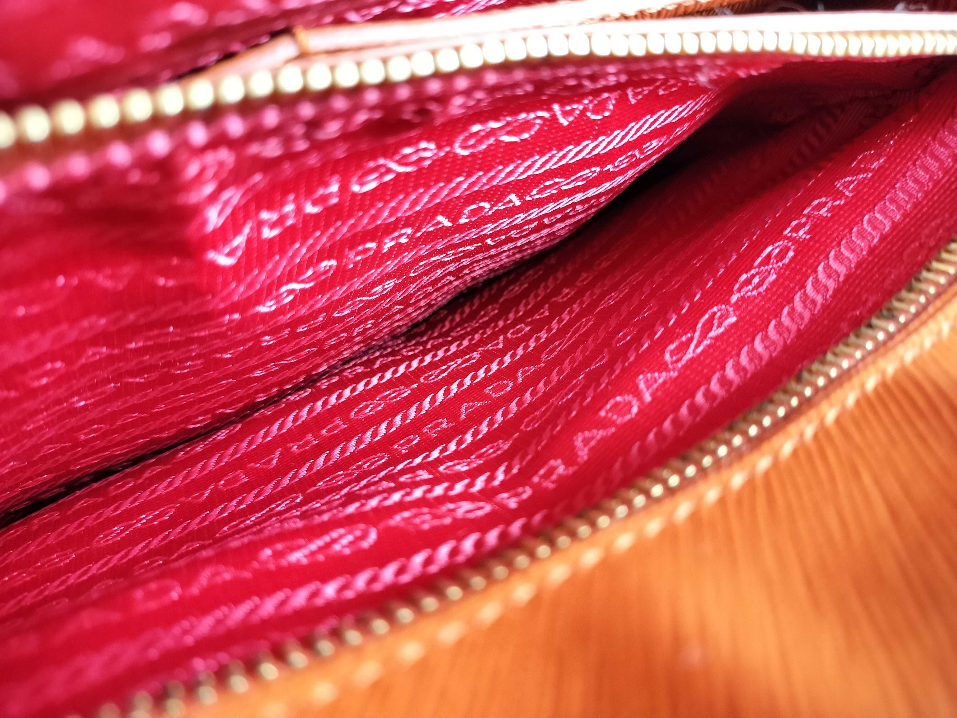 VN - Saffiano Galleria Leather 2-Way Handbag Orange x Red — view 11