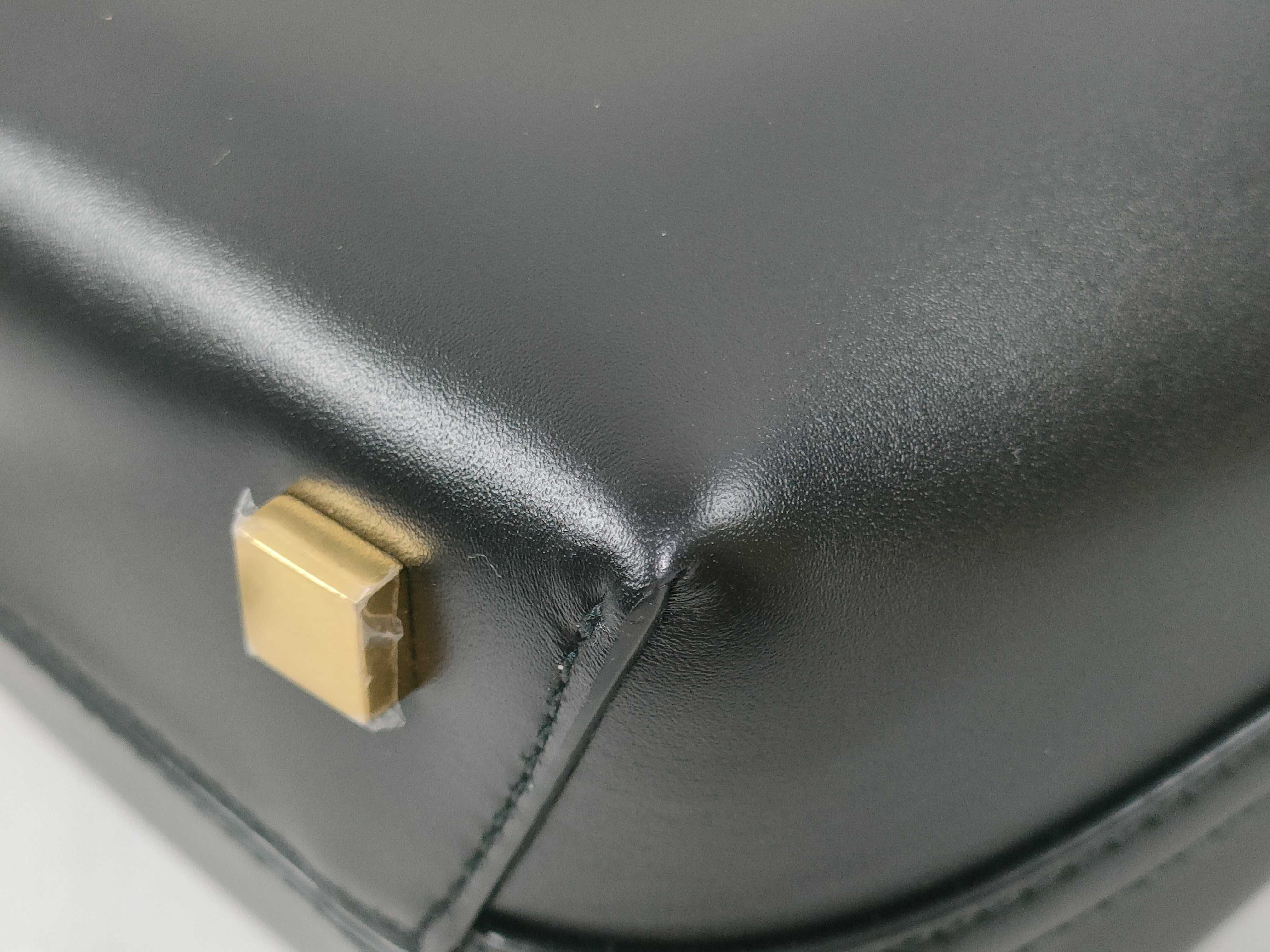 Bucket Bag LE17 Leather Black Handbag — view 7
