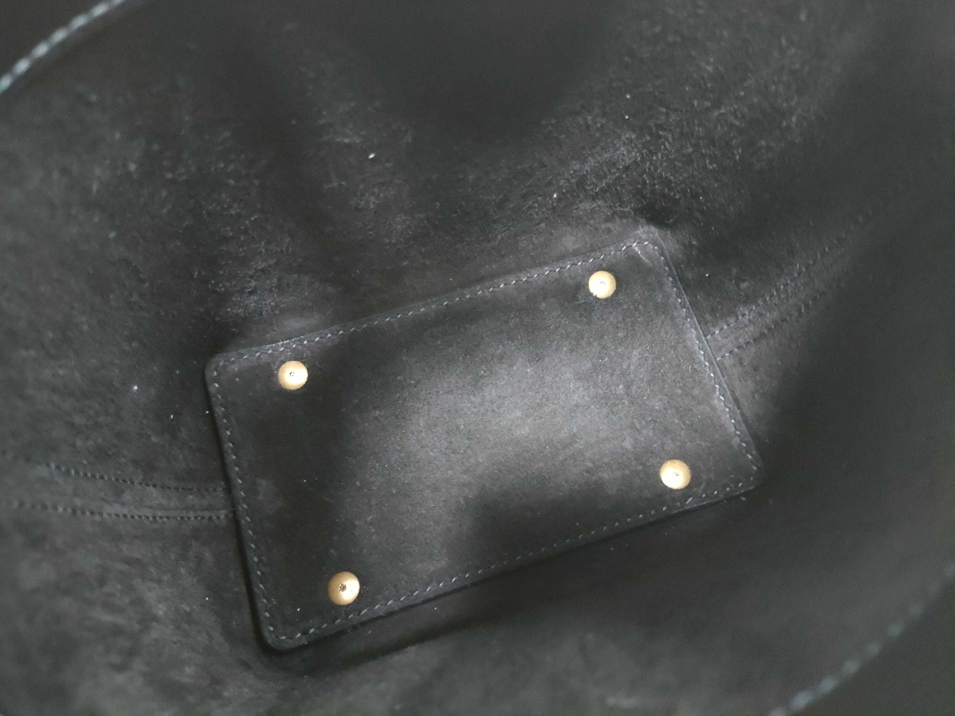Bucket Bag LE17 Leather Black Handbag — view 10