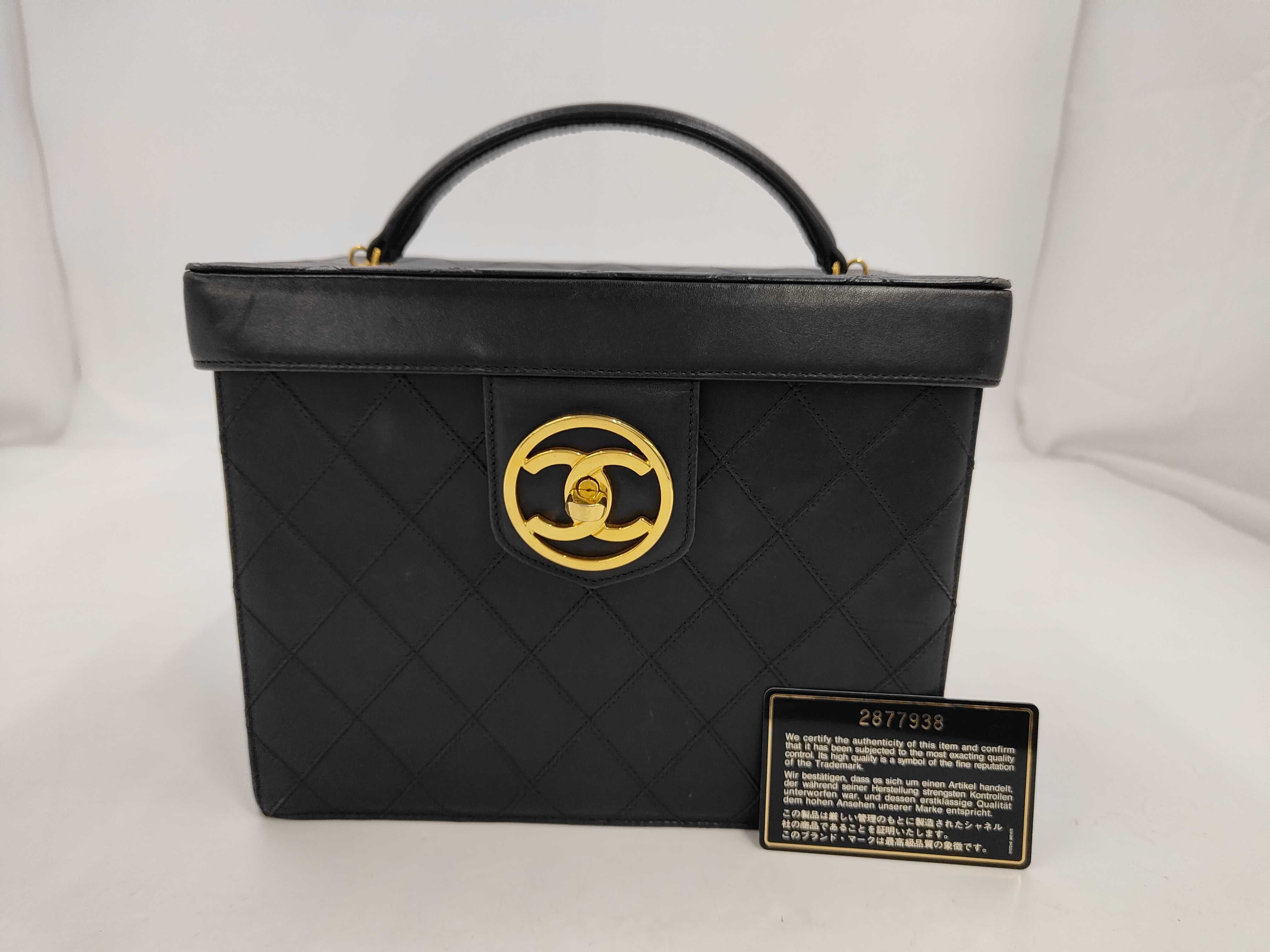 Lambskin Handbag, Turnlock, 2877938, Vanity Bag