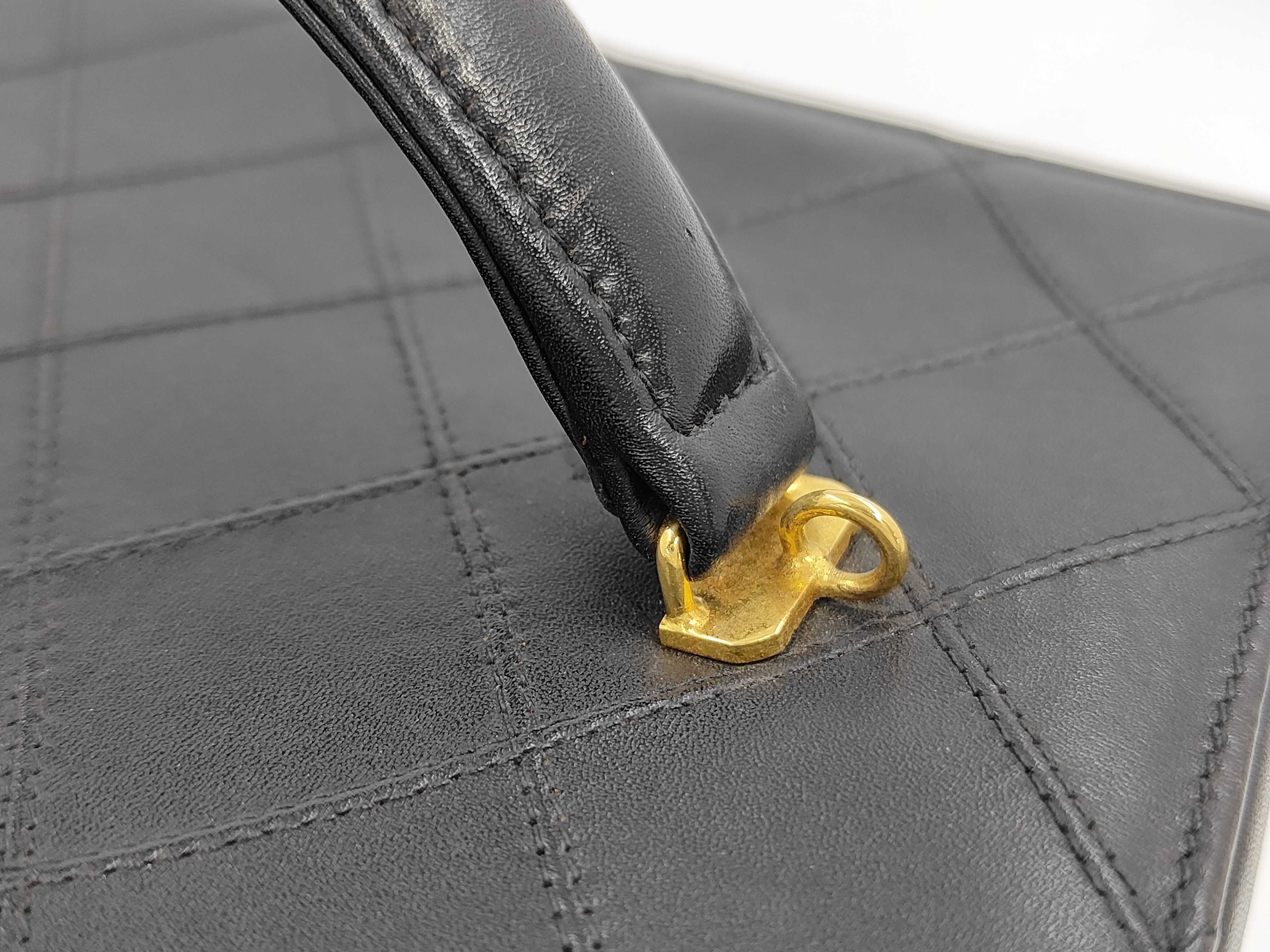 Lambskin Handbag, Turnlock, 2877938, Vanity Bag — view 3