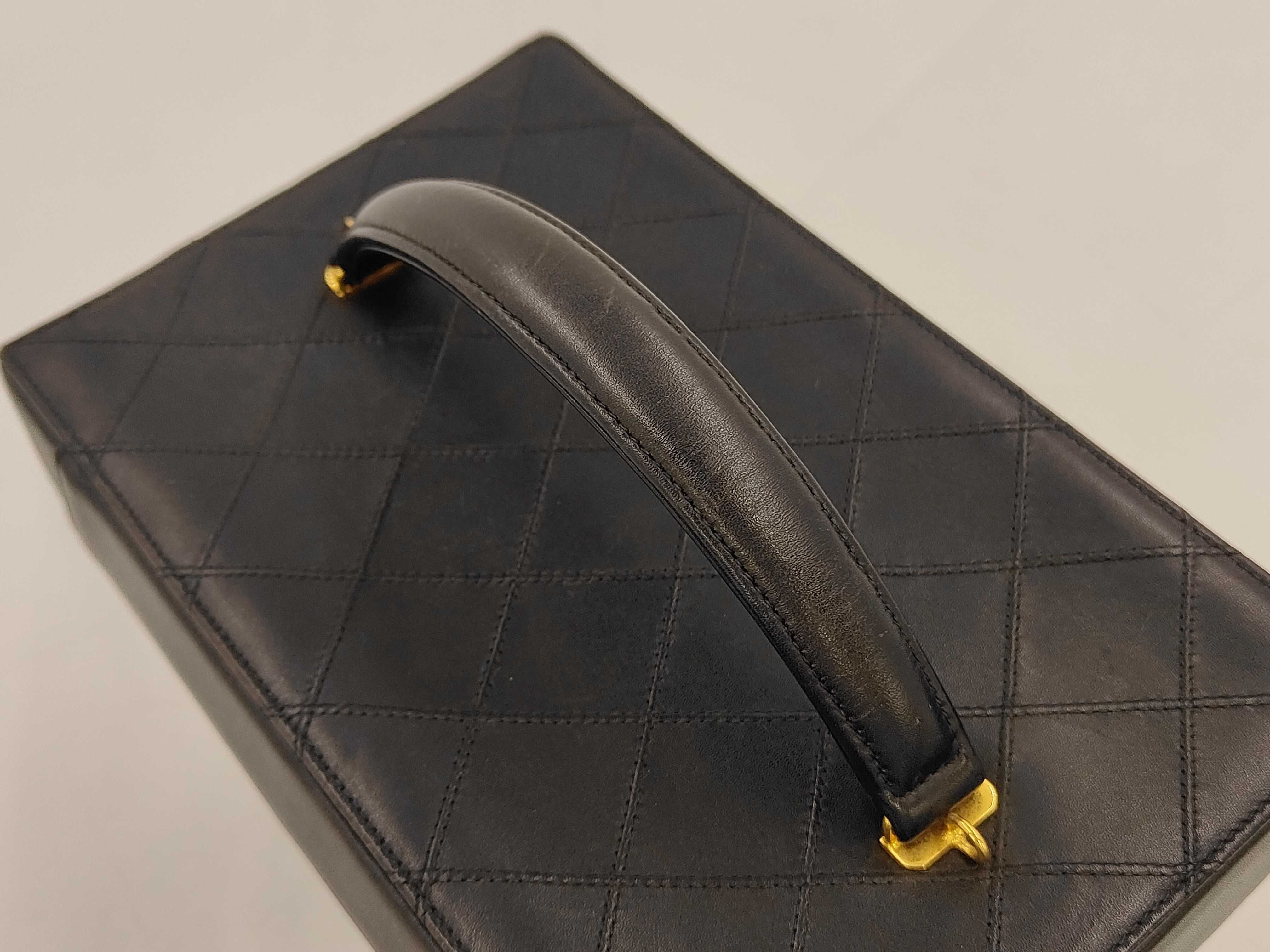 Lambskin Handbag, Turnlock, 2877938, Vanity Bag — view 4