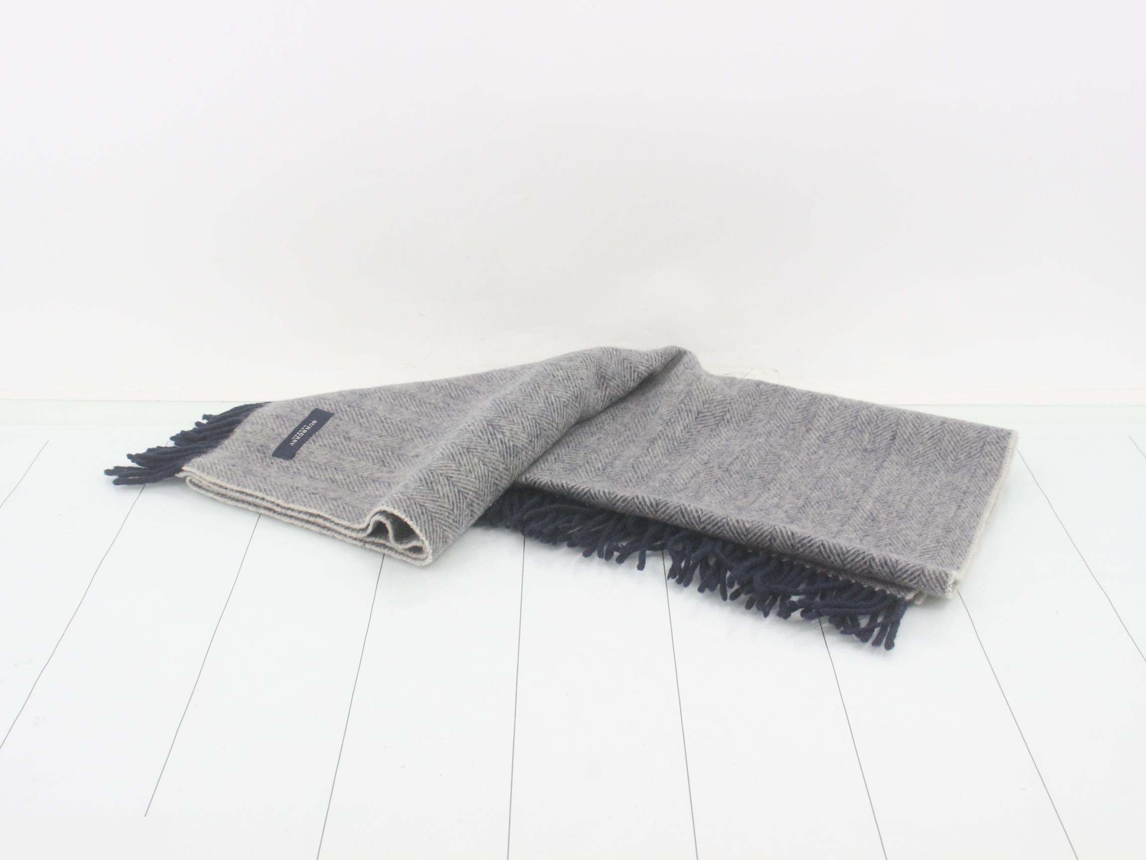 Nova Check lap blanket/shawl, gray — view 3