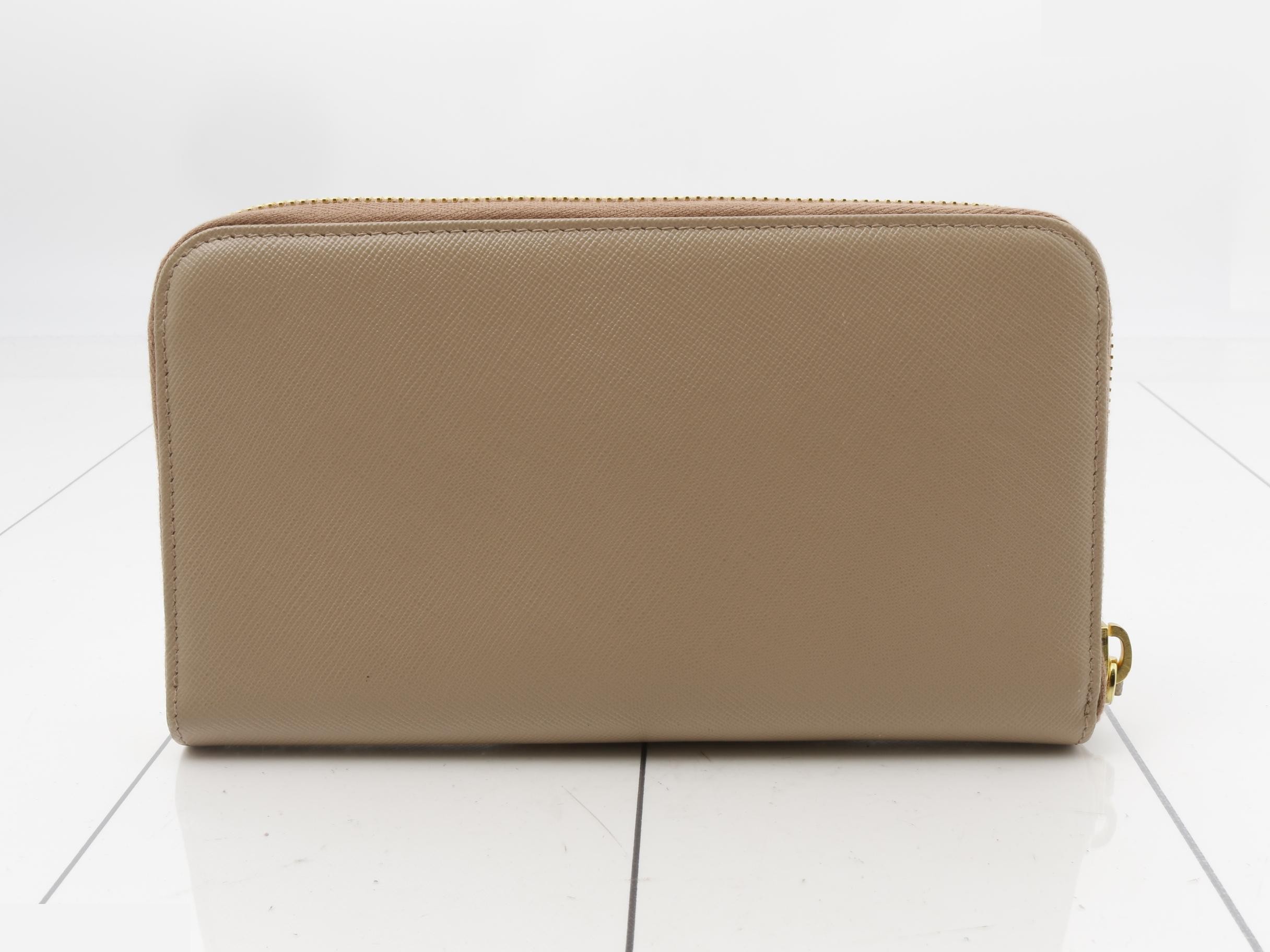 Round zipper long wallet, beige, leather — view 2