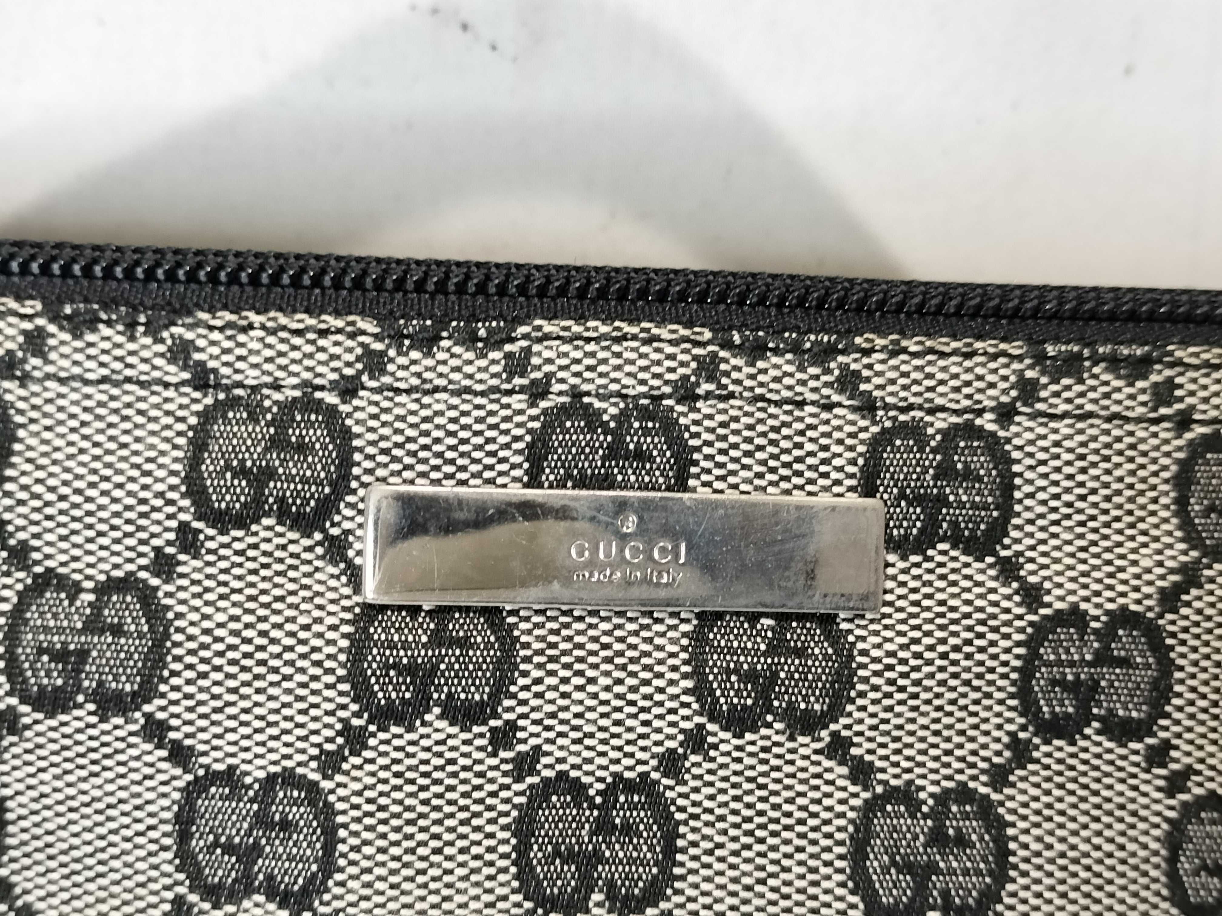 GG Canvas 039.1103 Accessory Pouch One-Shoulder Bag Pouch — view 2