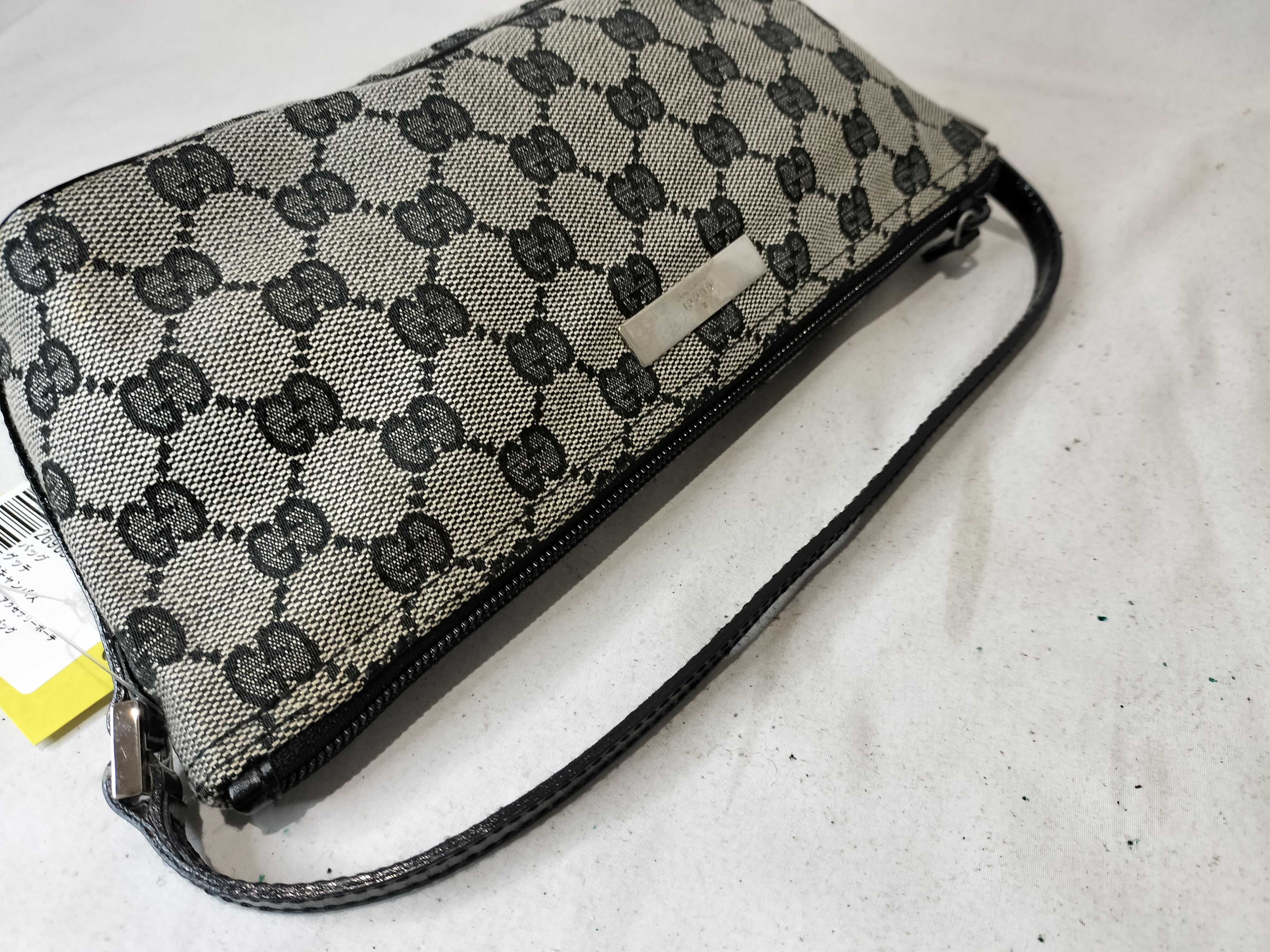 GG Canvas 039.1103 Accessory Pouch One-Shoulder Bag Pouch — view 4