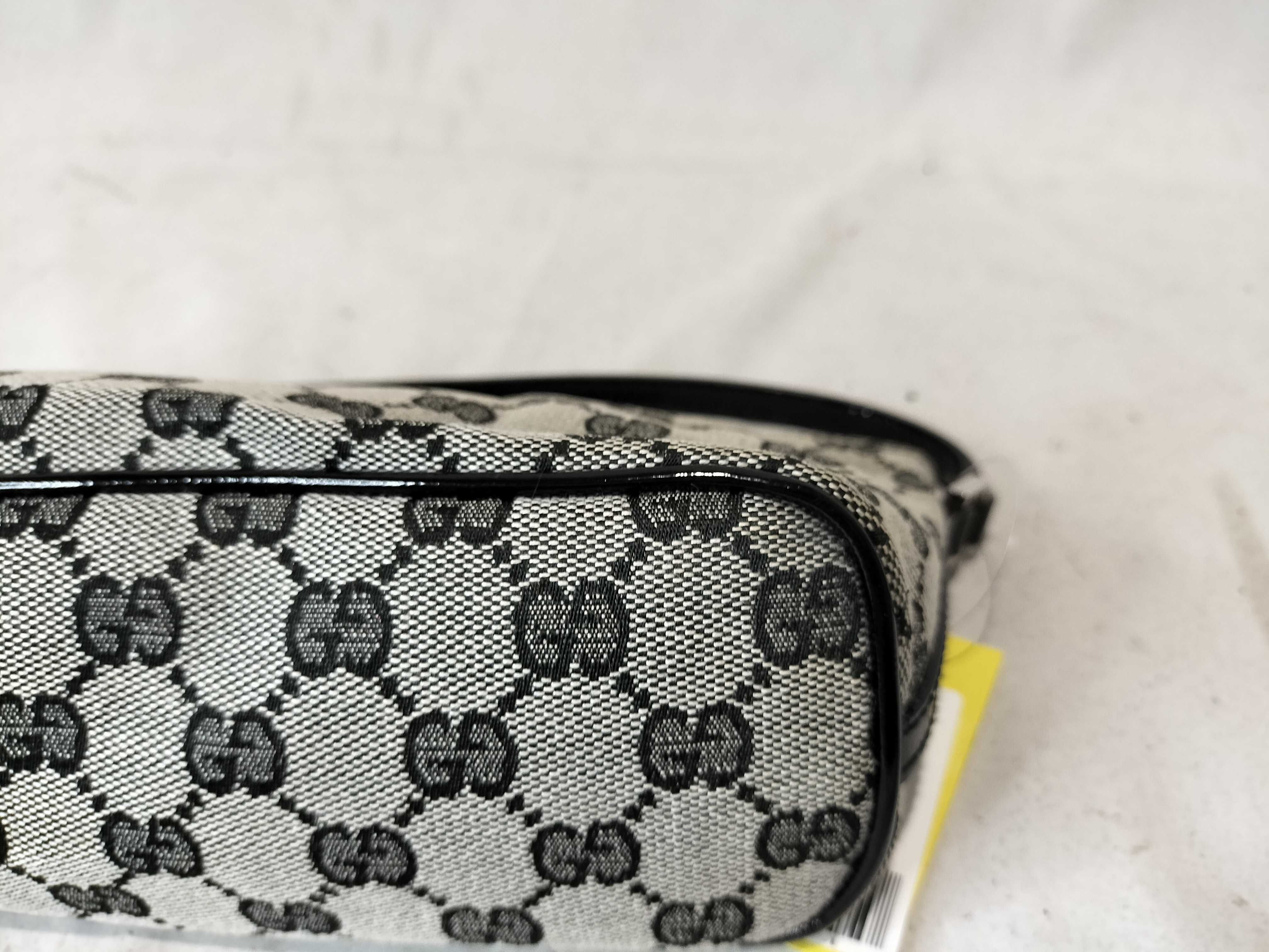 GG Canvas 039.1103 Accessory Pouch One-Shoulder Bag Pouch — view 7
