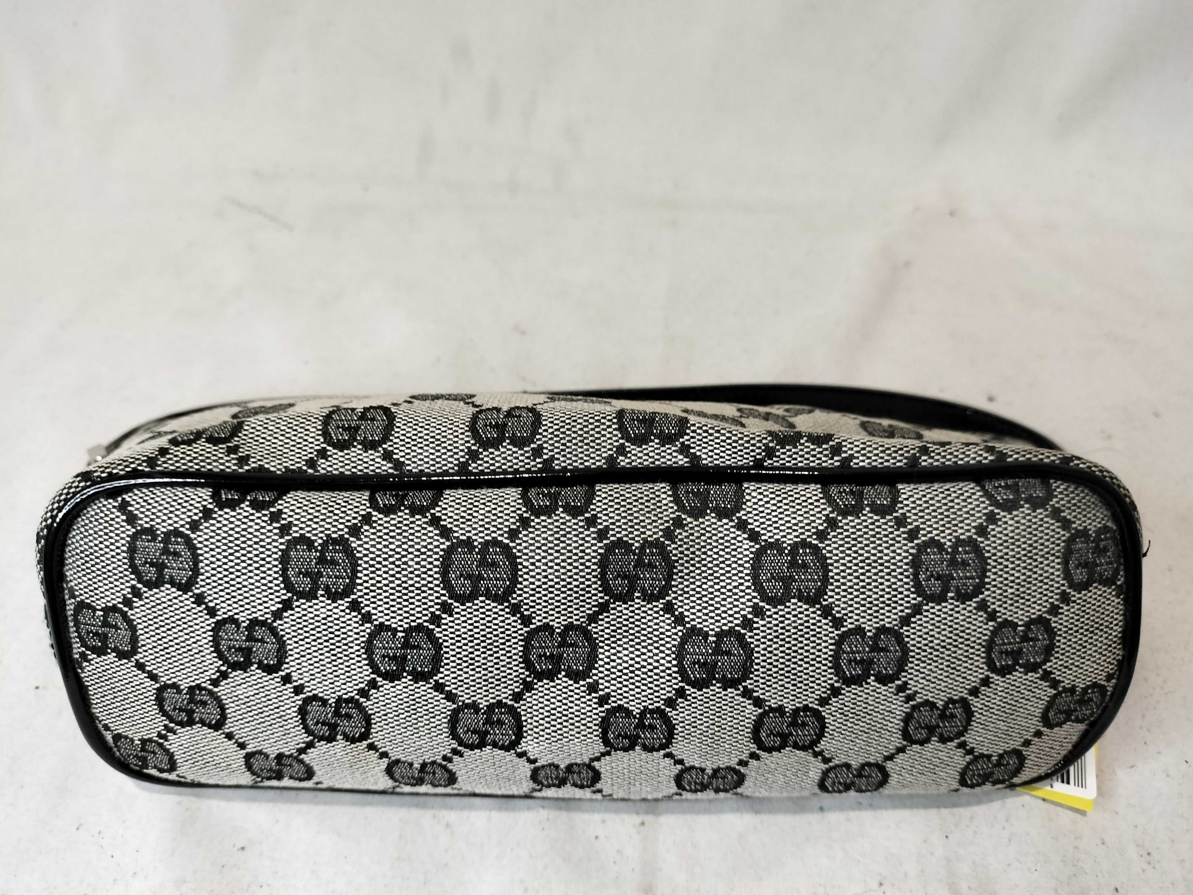 GG Canvas 039.1103 Accessory Pouch One-Shoulder Bag Pouch — view 8