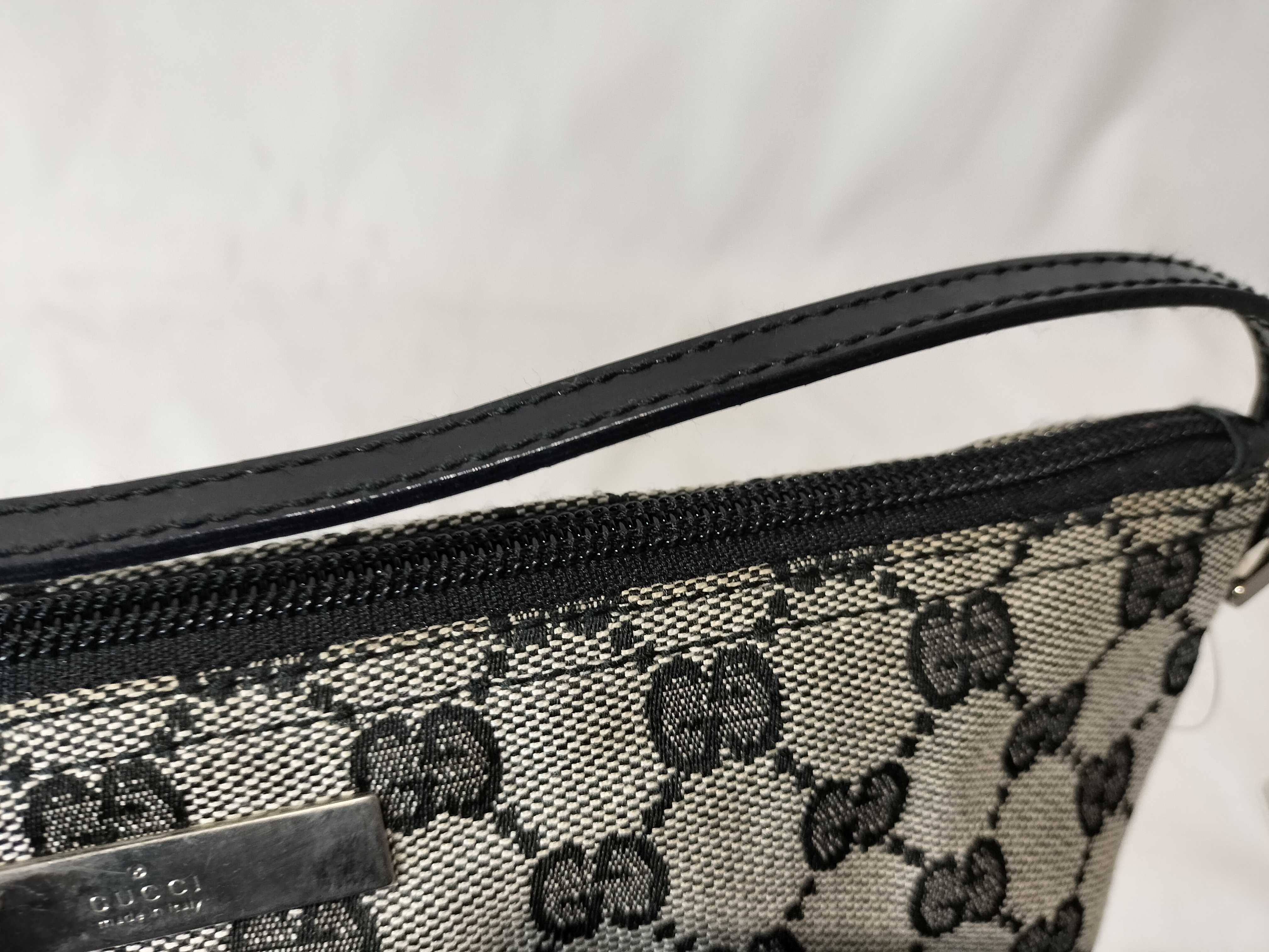 GG Canvas 039.1103 Accessory Pouch One-Shoulder Bag Pouch — view 9