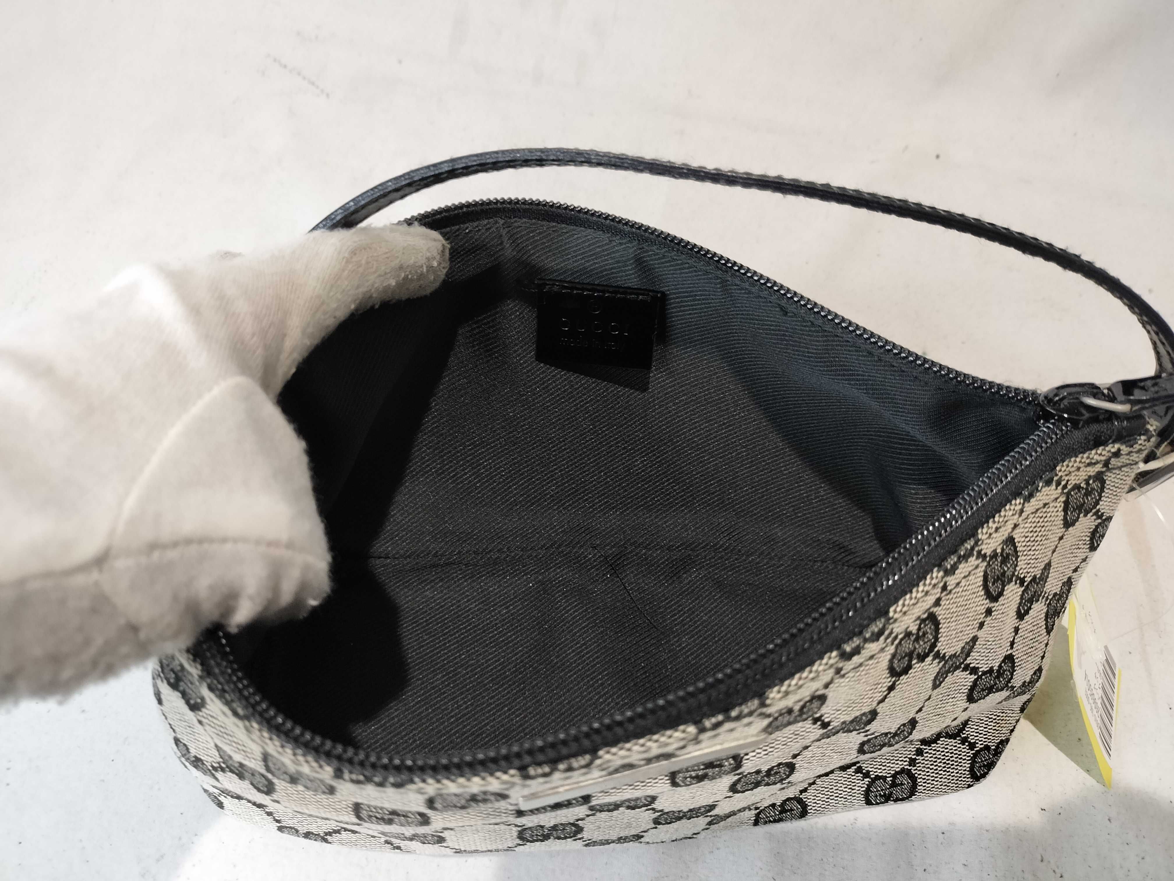 GG Canvas 039.1103 Accessory Pouch One-Shoulder Bag Pouch — view 10