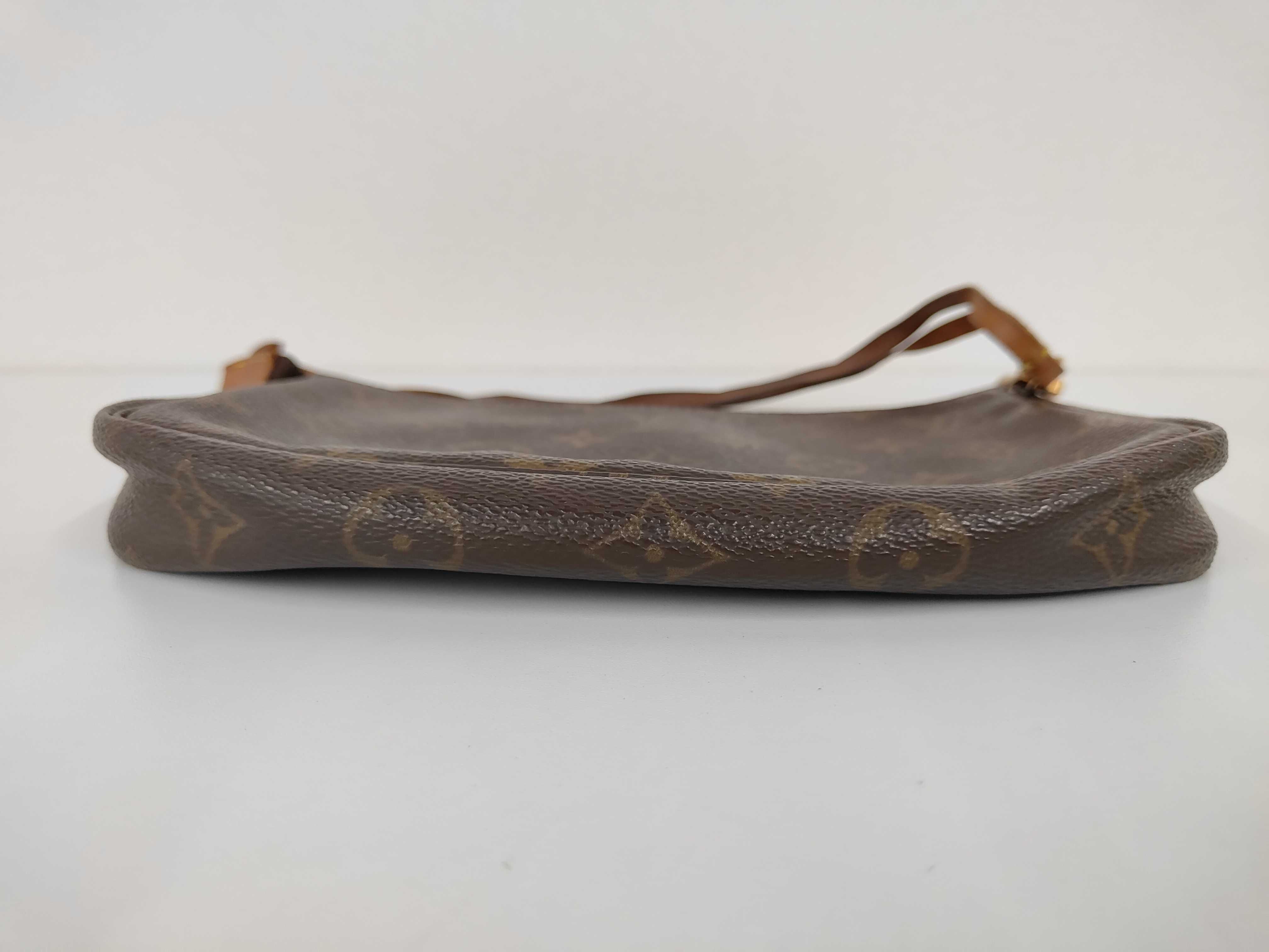 Monogram Louis Vuitton Pochette Accessoires M51980 AR1919 Monogram Pouch — view 3