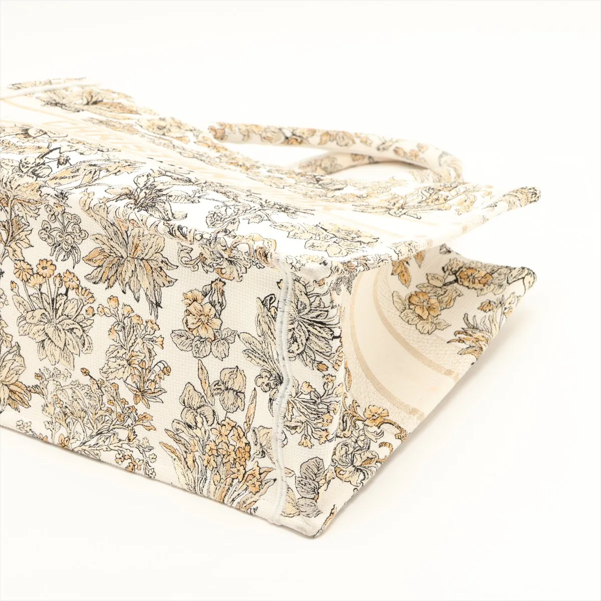 Book Tote Medium Canvas Tote Bag White x Gold Lucky Star — view 3