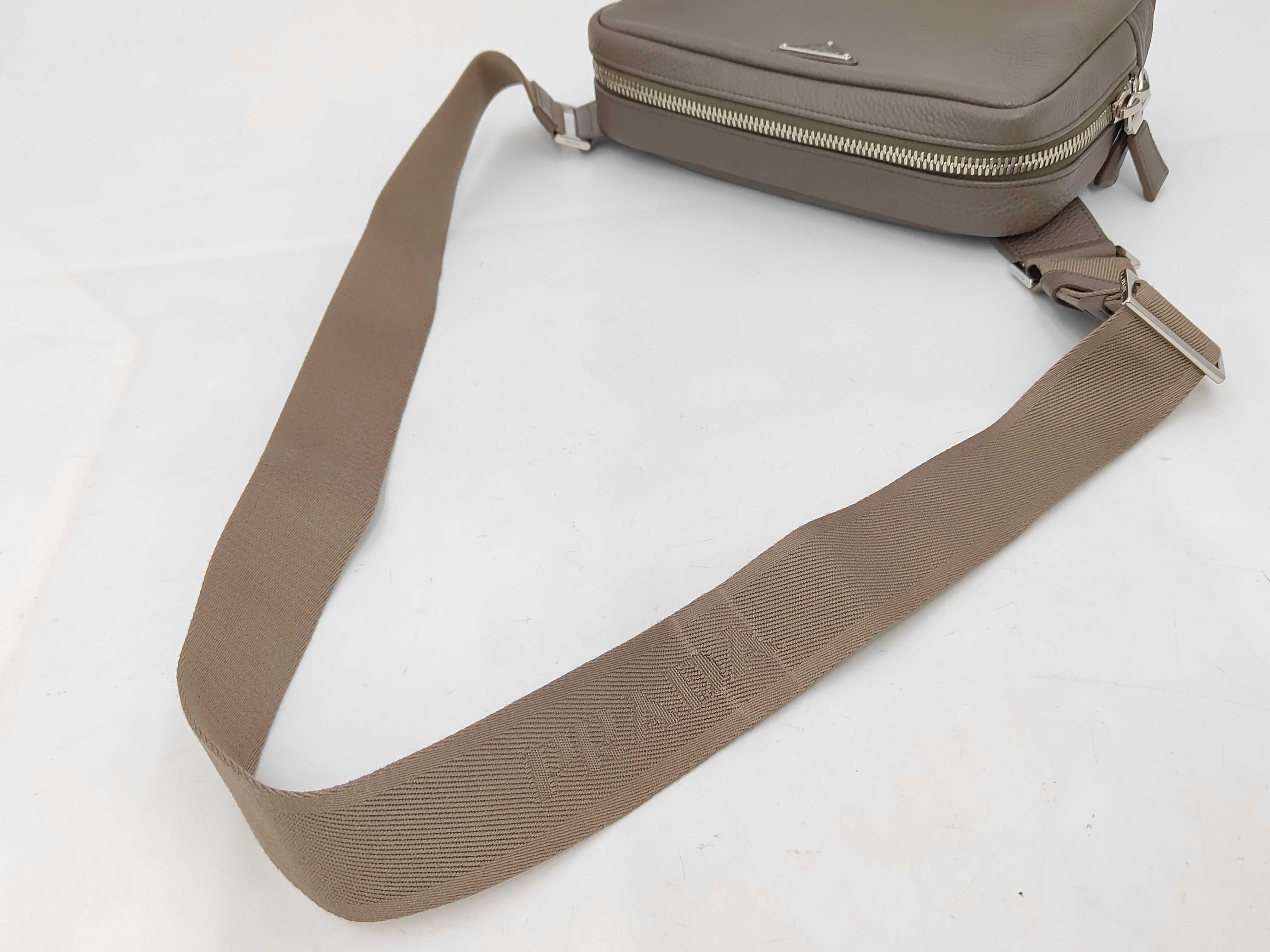 Triangle Logo Shoulder Bag RFID VH184 Beige Shoulder Bag — view 3