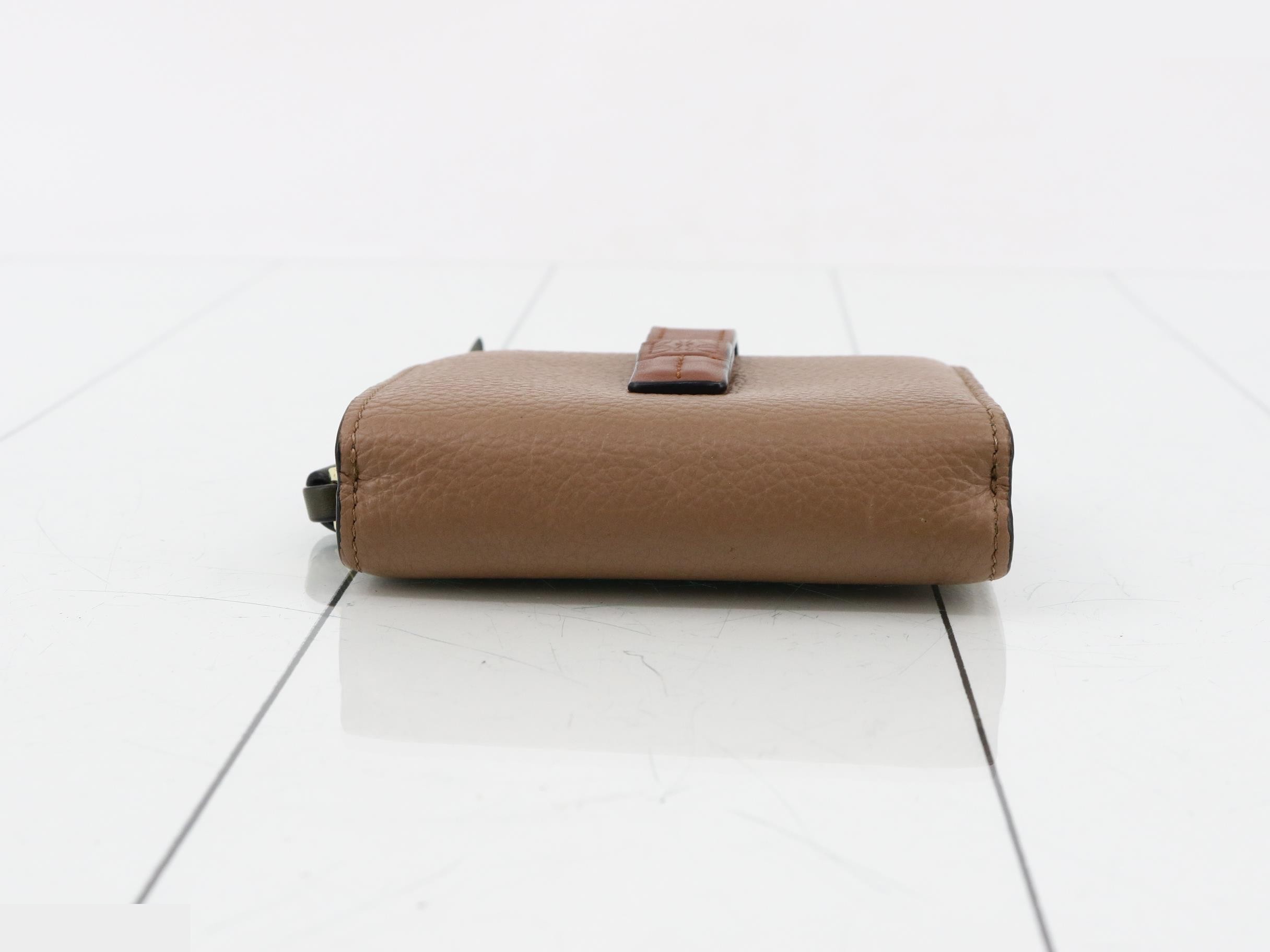 wallet — view 3