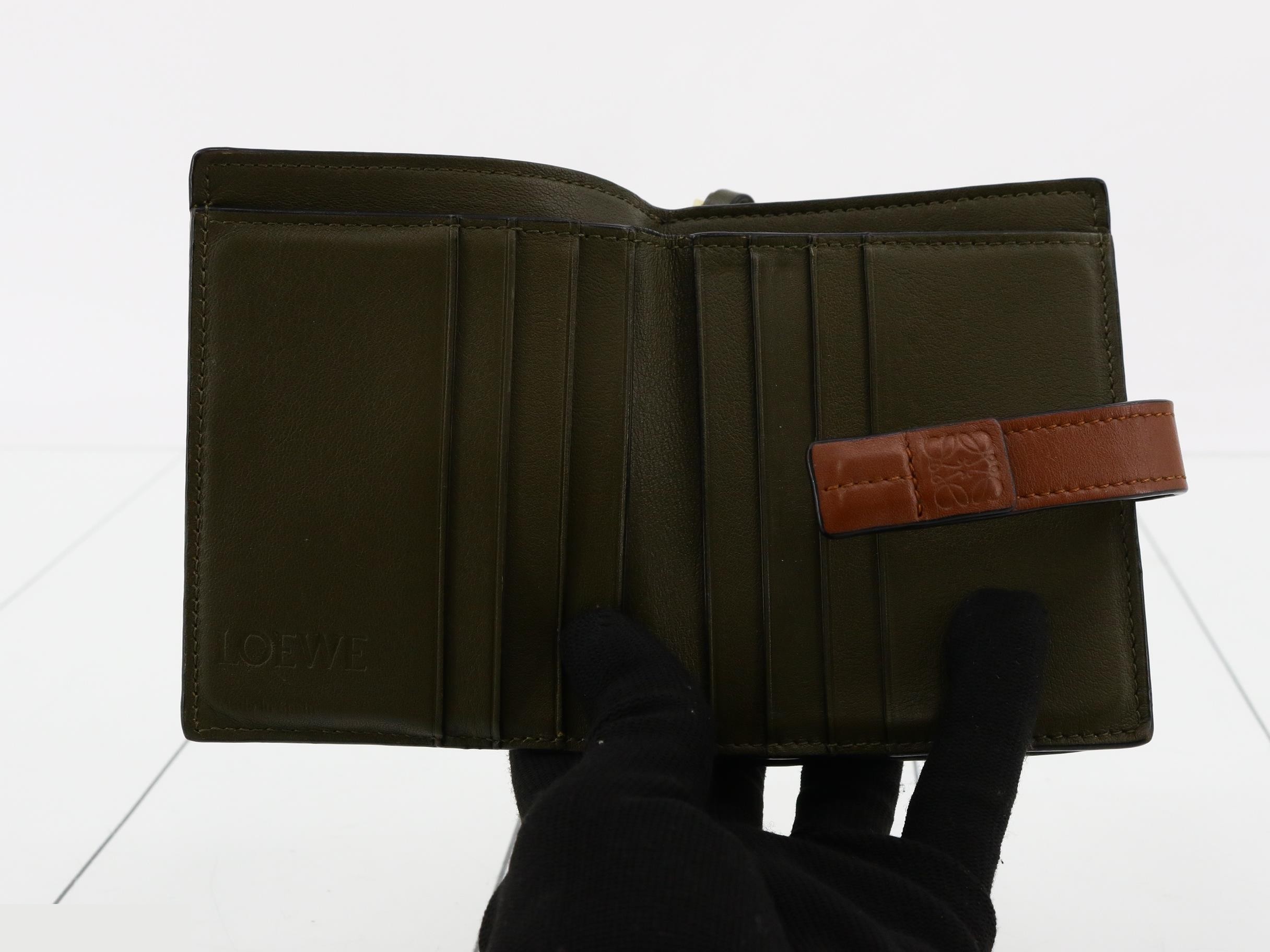wallet — view 4