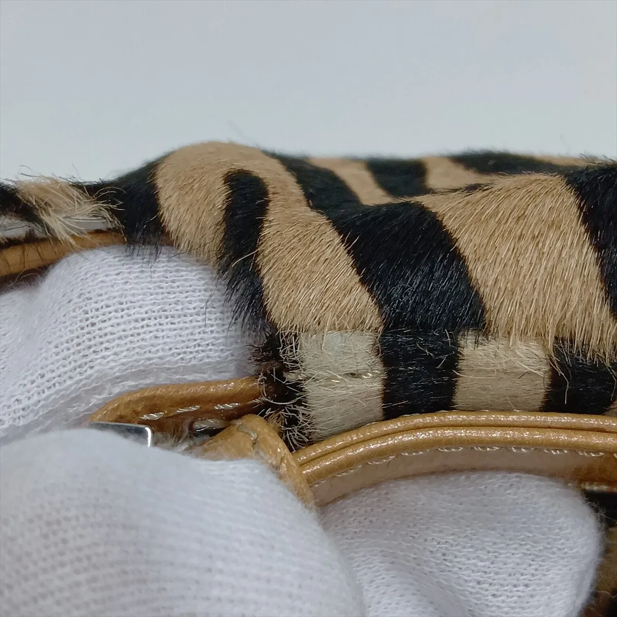 [Individually packaged] Fendi Mamma Bucket Calf Hair x Leather Shoulder Bag, Beige — view 15