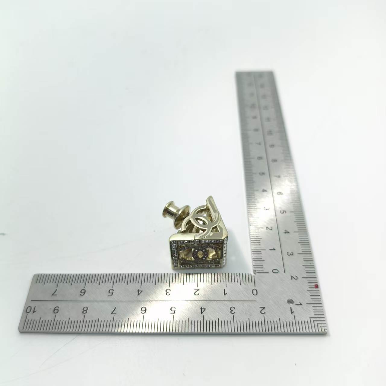 【*Shipped from: China*】CHANEL Plated Brooch