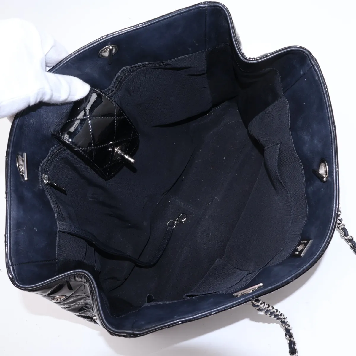 Matelassé Patent Leather Chain Tote Bag, Black, Silver Hardware, Item Number 21957265 (Serial Number 21) — view 7