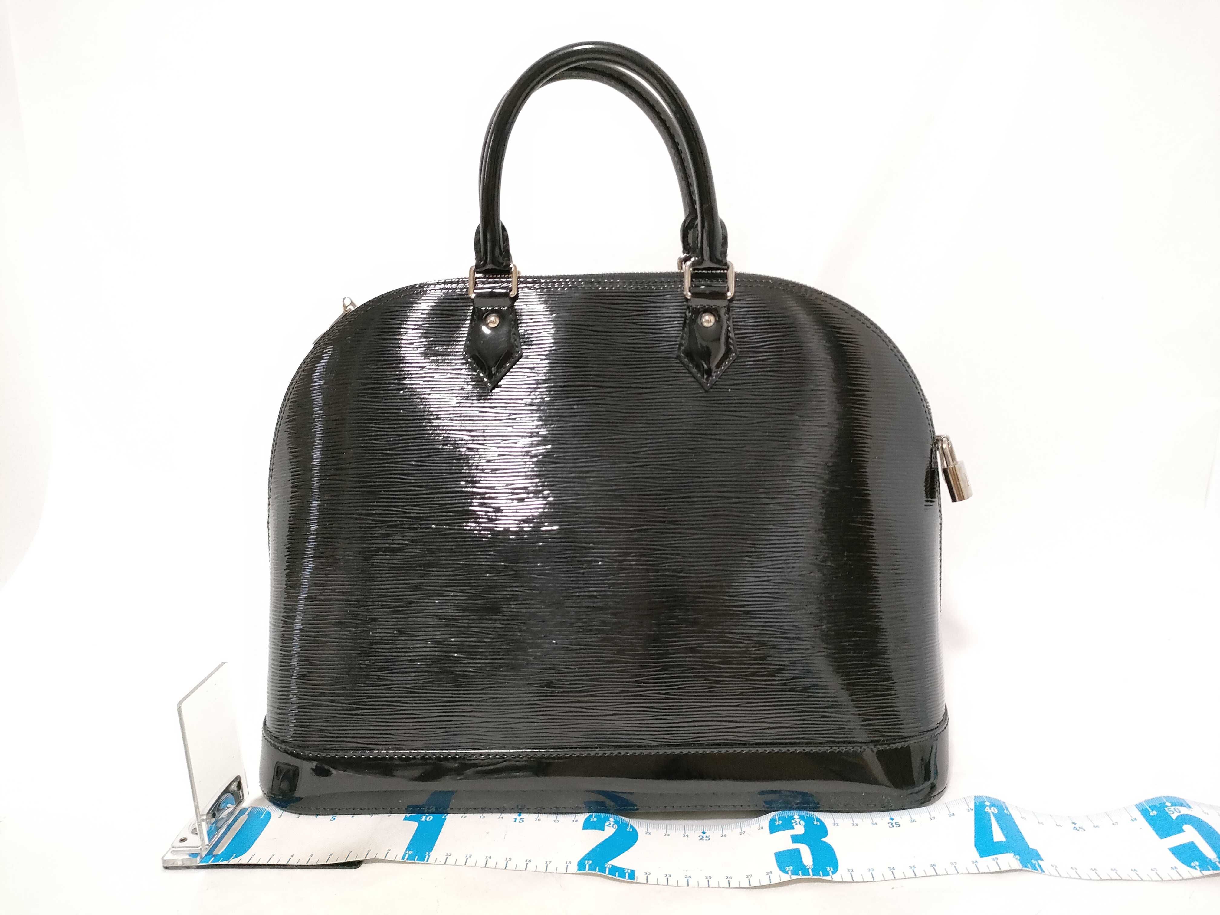 Epi Alma PM Black Handbag — view 2