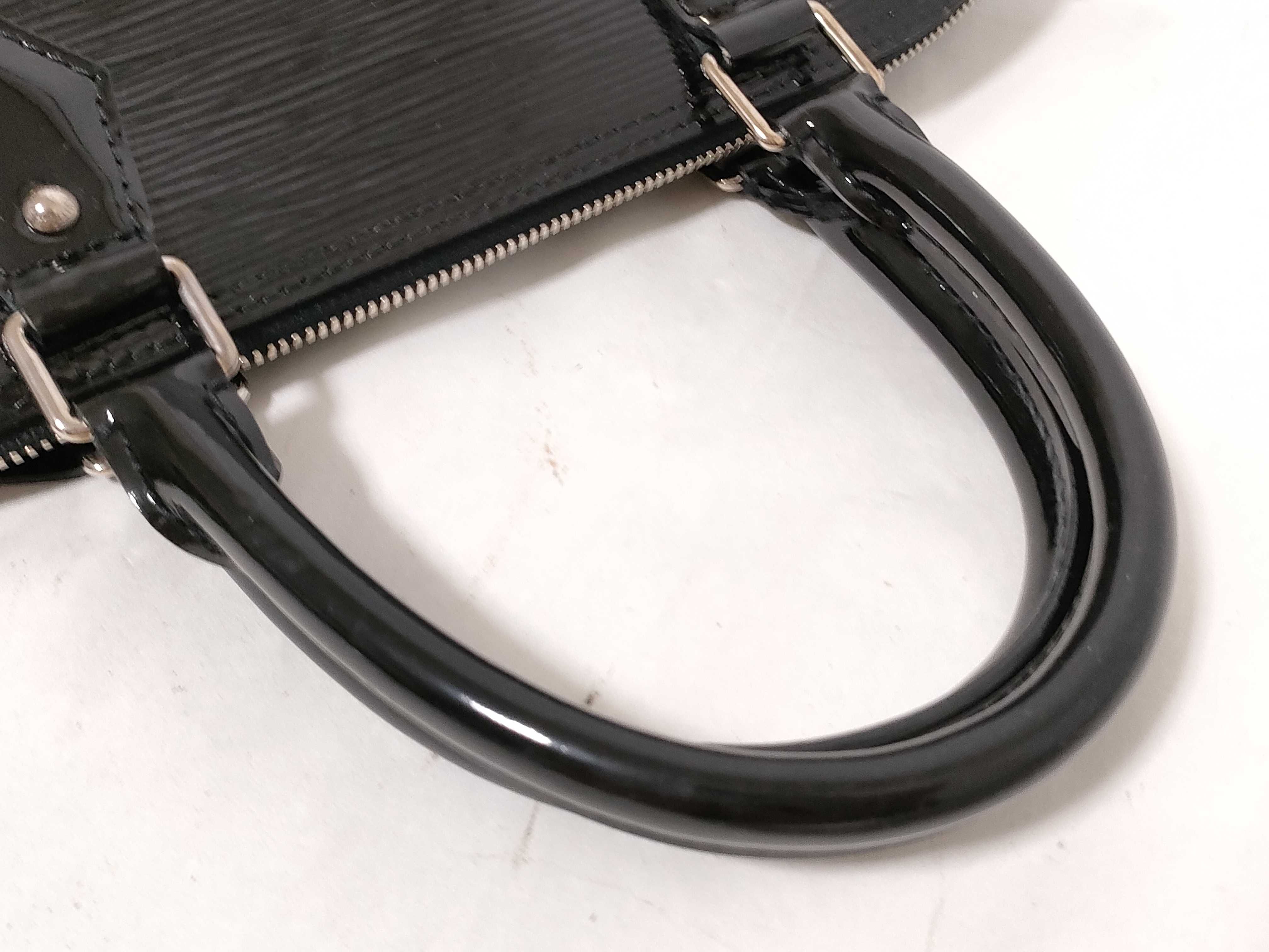 Epi Alma PM Black Handbag — view 3