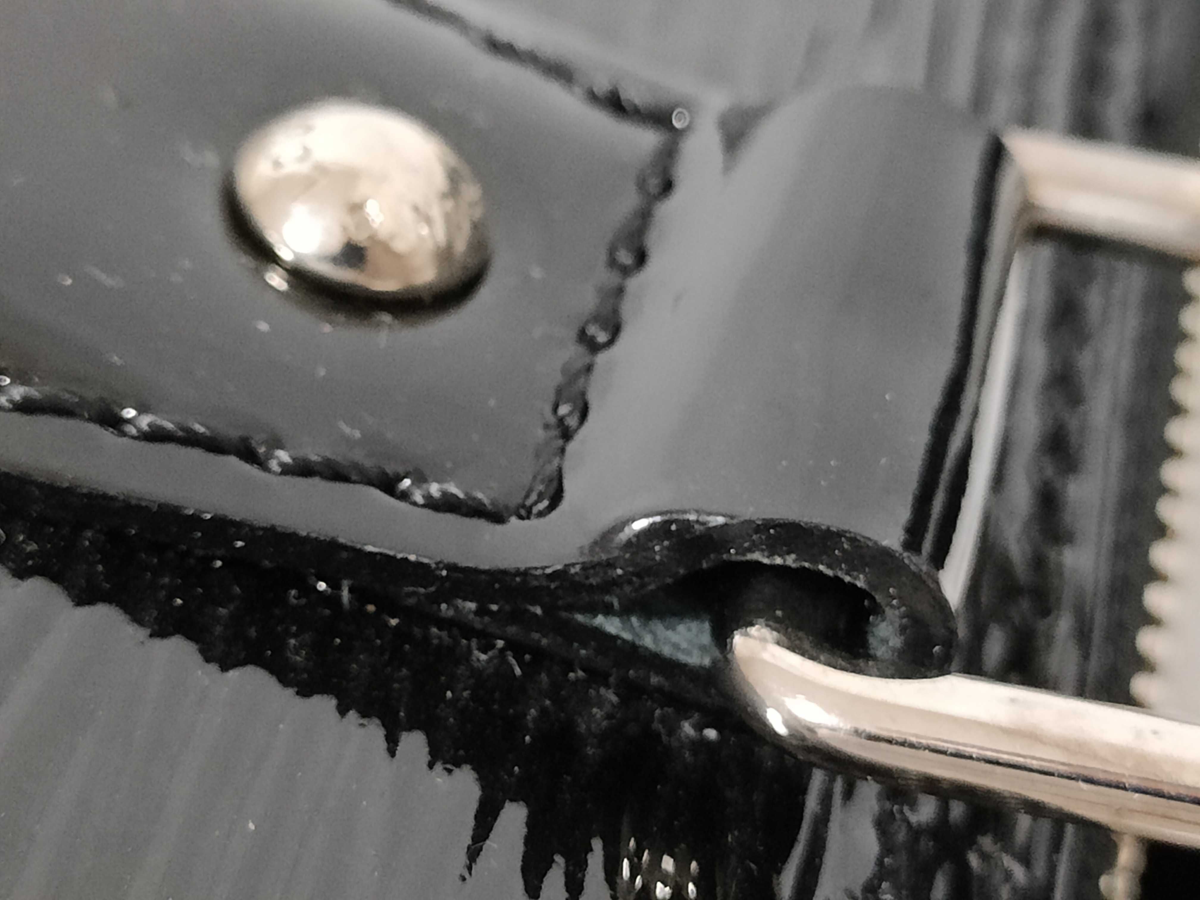 Epi Alma PM Black Handbag — view 5