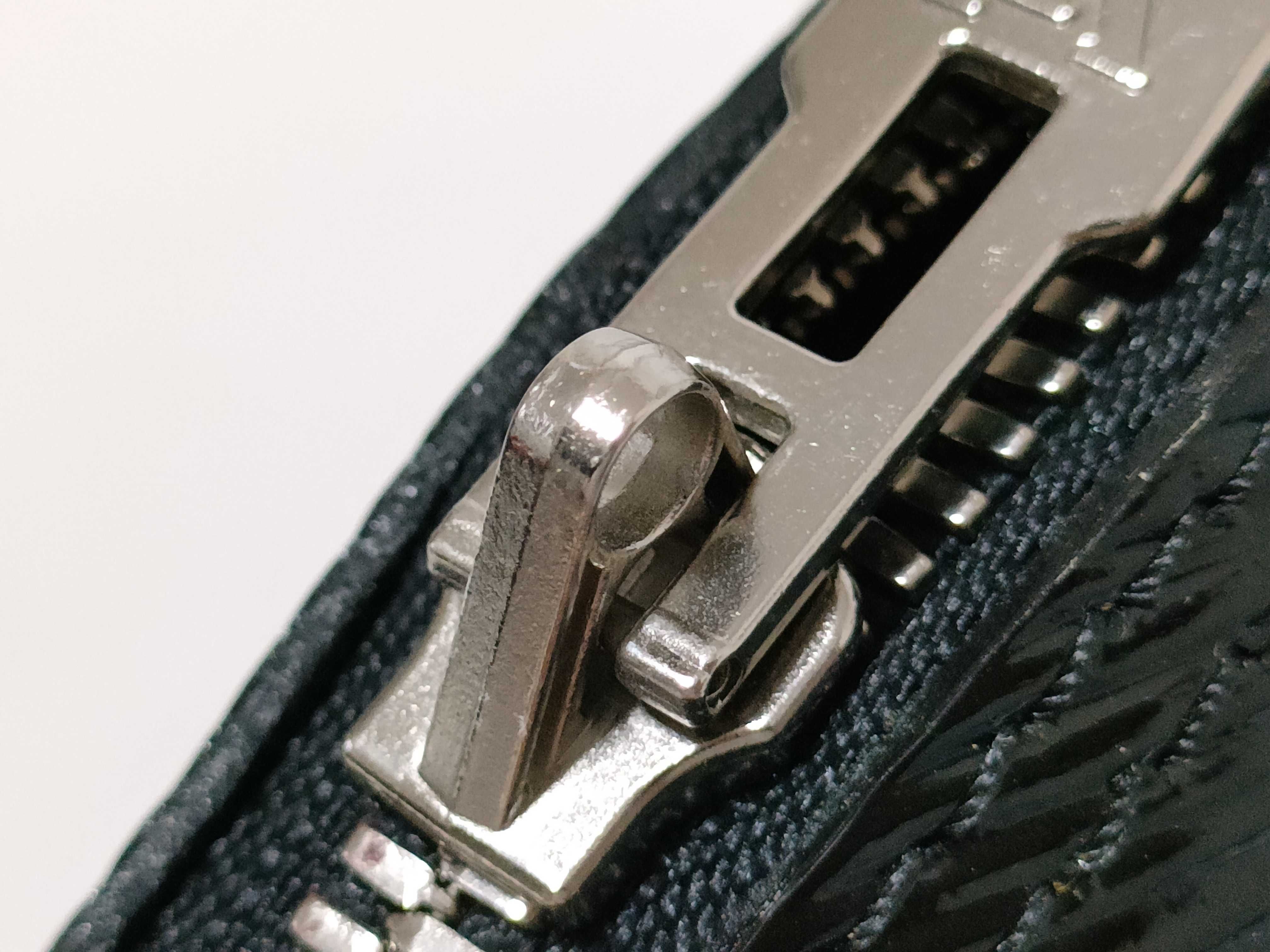 Epi Alma PM Black Handbag — view 9