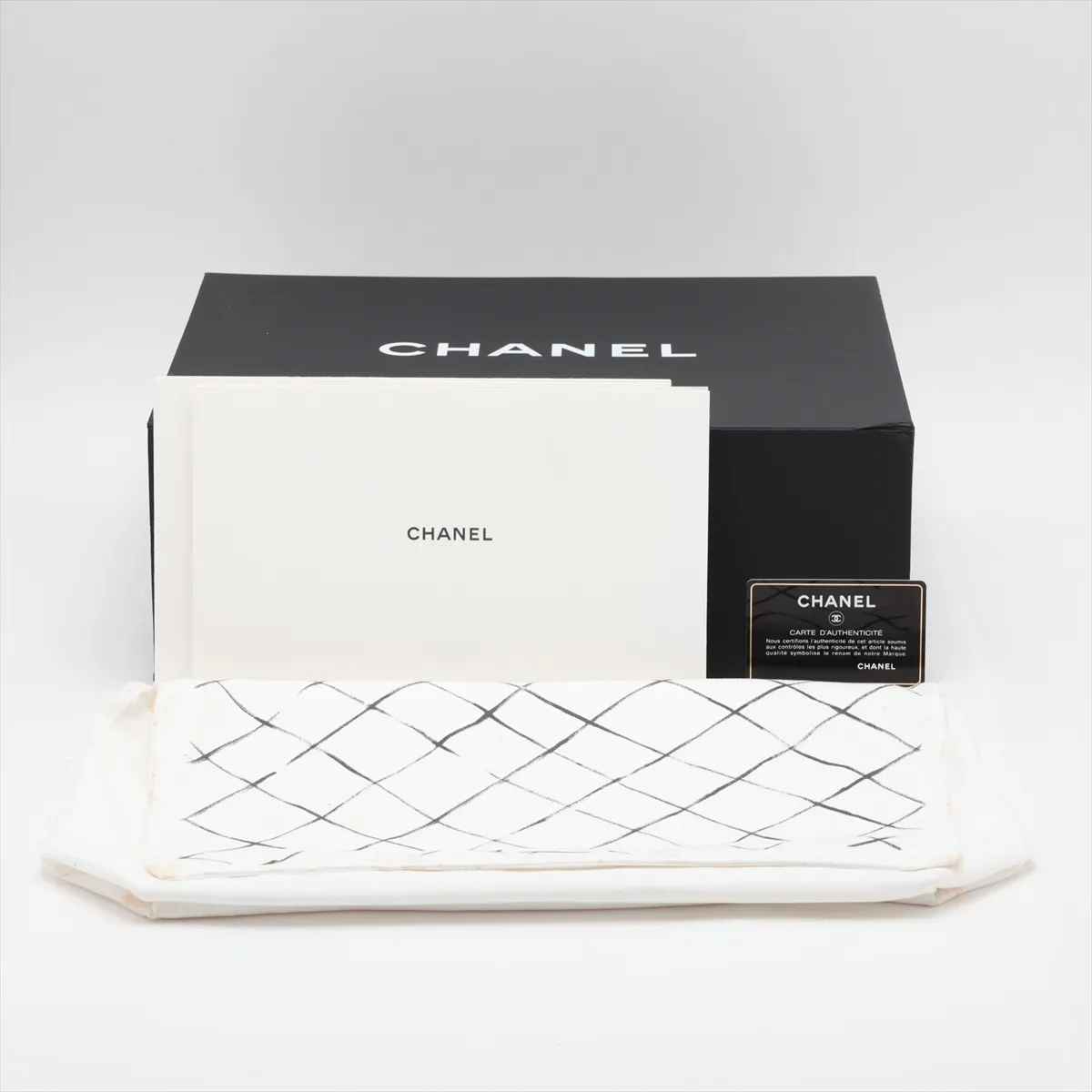 [Individually packaged] Chanel Large Matelassé 30 Lambskin Double Flap Double Chain Bag, Black with Gold Hardware, 19158909, Serial Number 19-series, A58600 — view 11