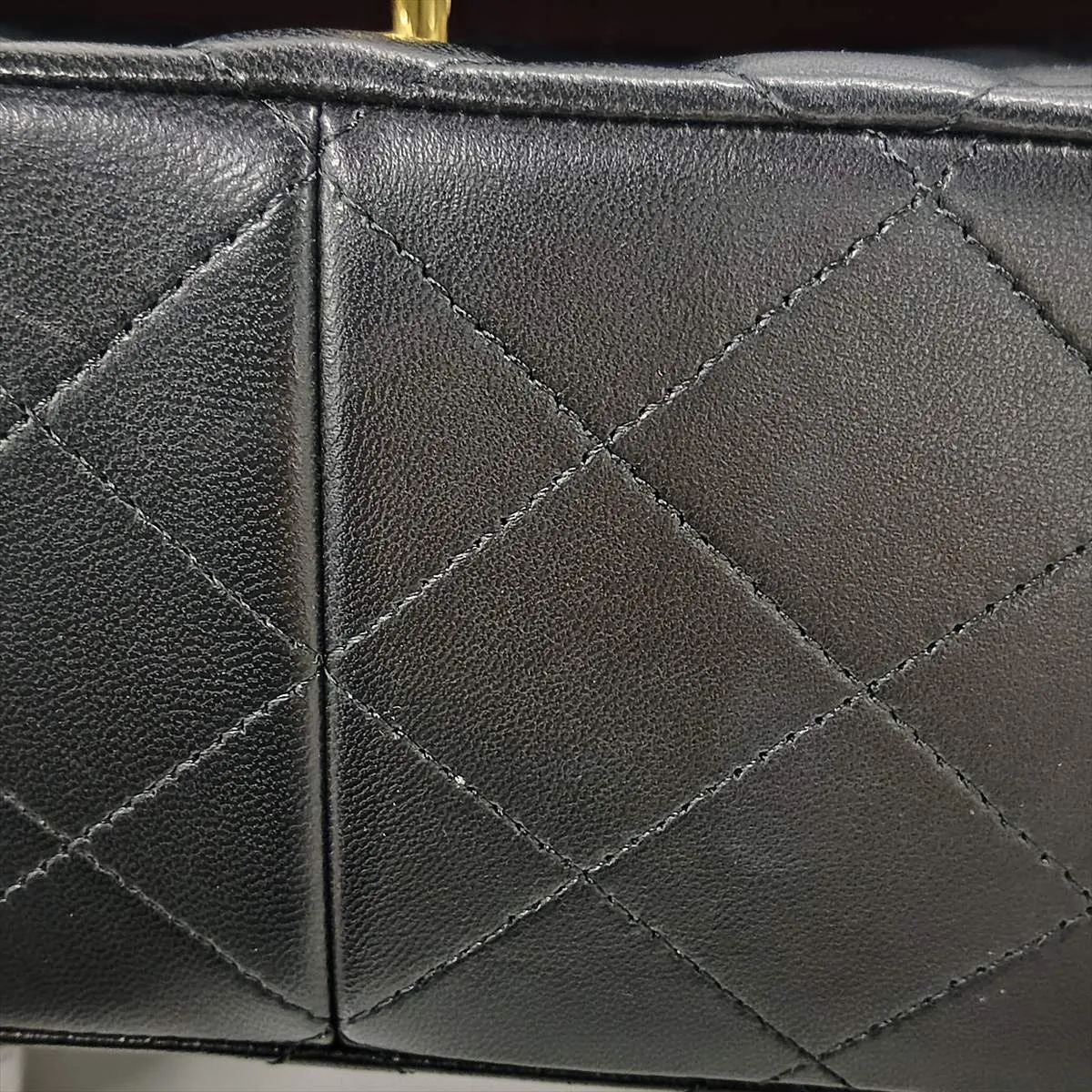 [Individually packaged] Chanel Large Matelassé 30 Lambskin Double Flap Double Chain Bag, Black with Gold Hardware, 19158909, Serial Number 19-series, A58600 — view 12