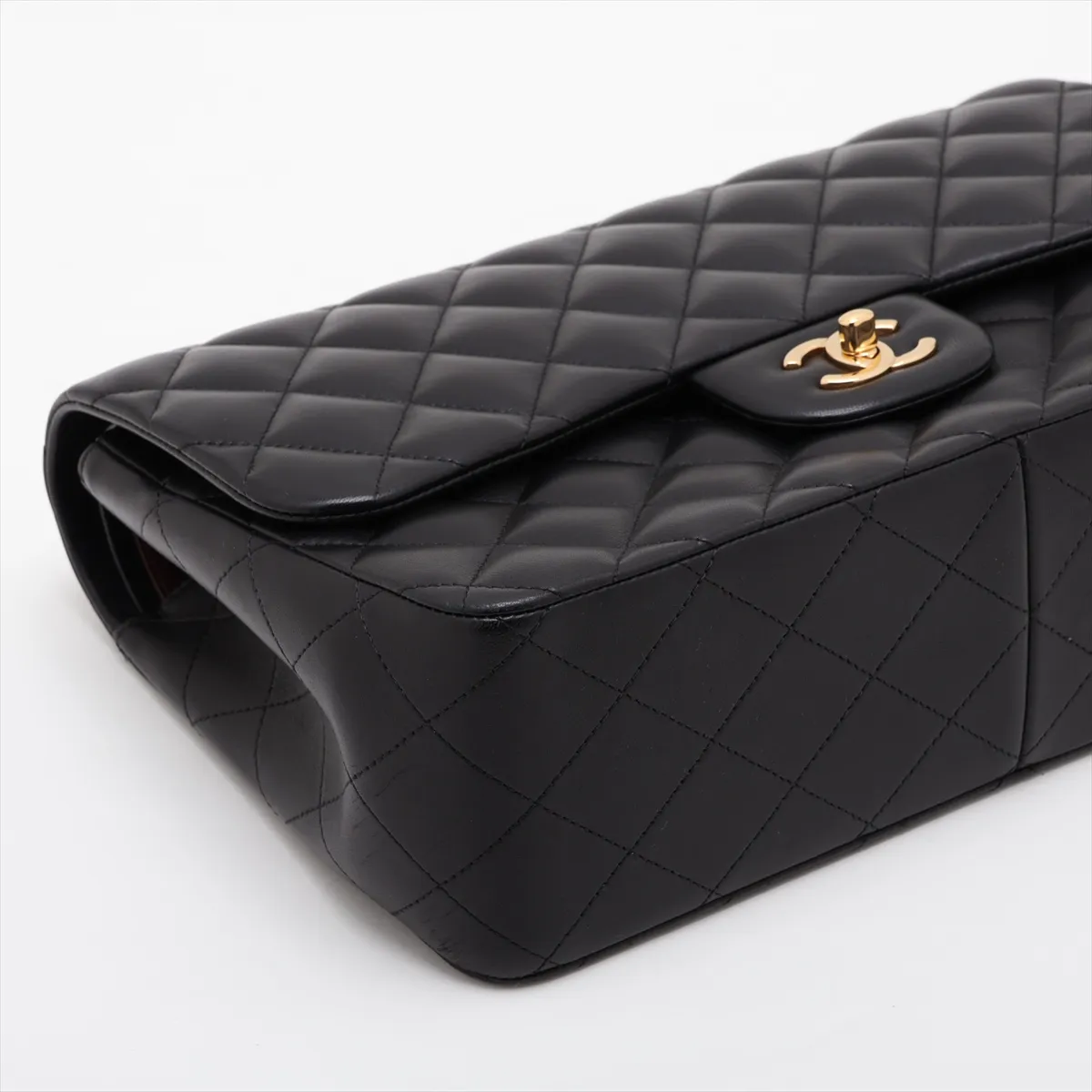[Individually packaged] Chanel Large Matelassé 30 Lambskin Double Flap Double Chain Bag, Black with Gold Hardware, 19158909, Serial Number 19-series, A58600 — view 4