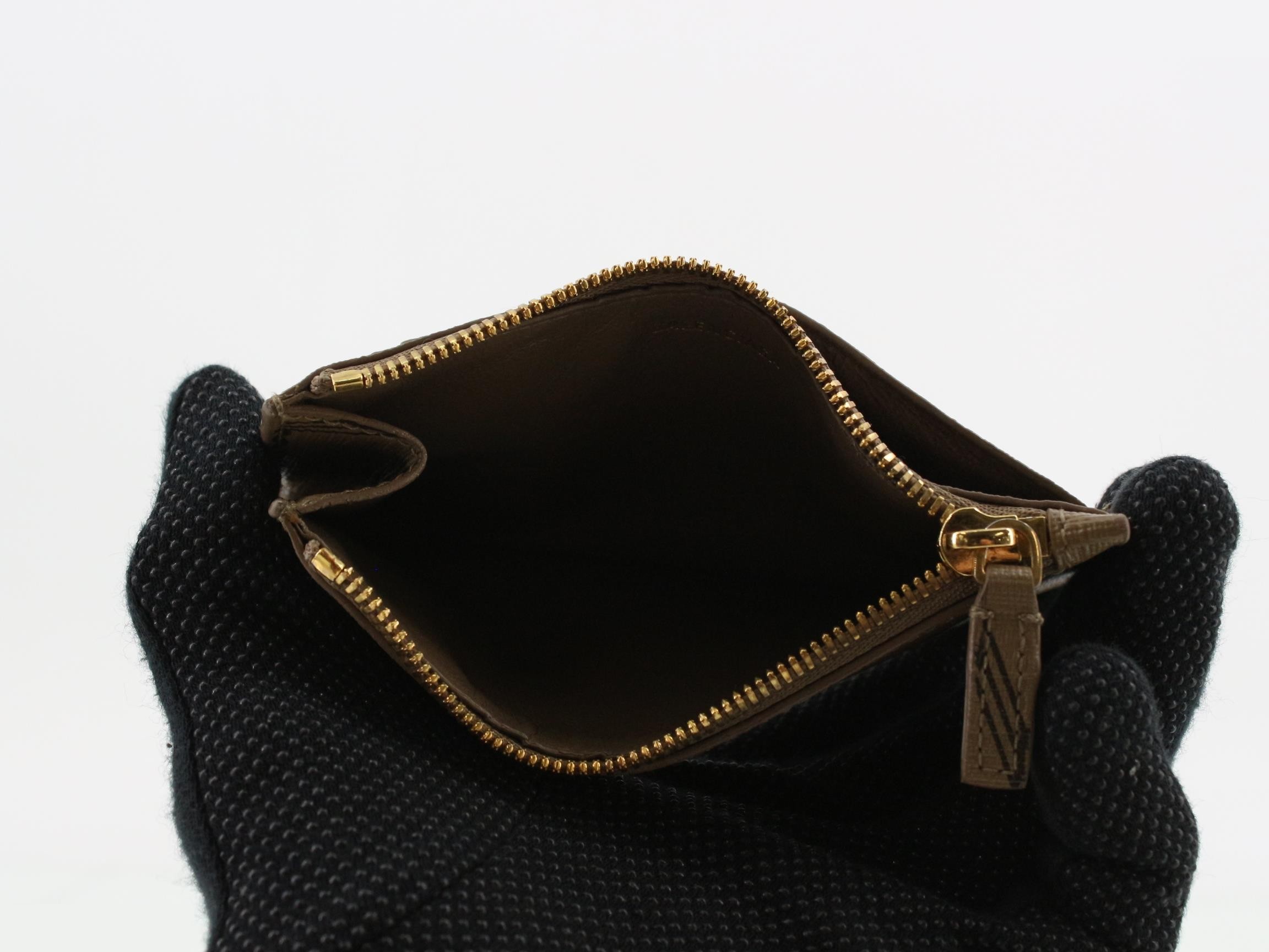 coin case — view 4