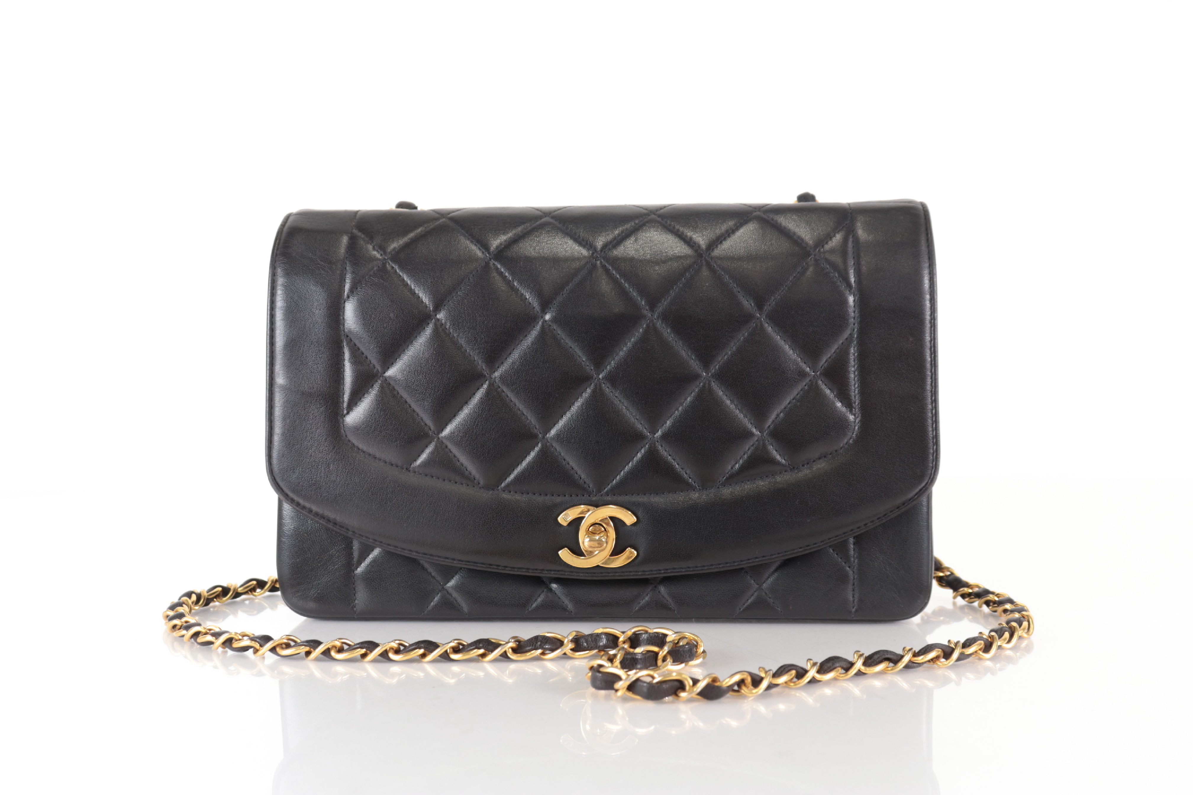 Diana 25 Lambskin Chain Shoulder Bag (Serial No. 2) — view 2