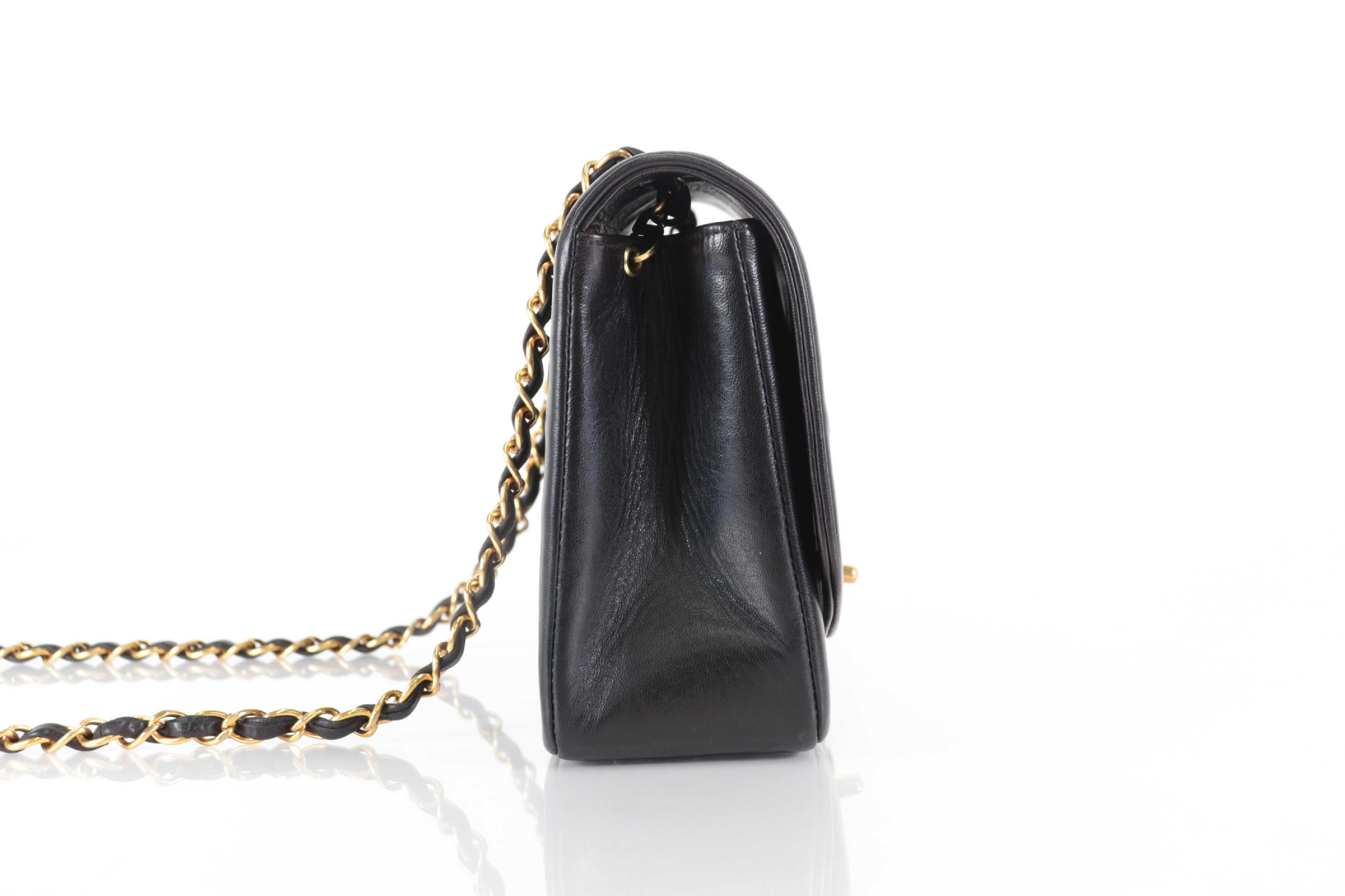 Diana 25 Lambskin Chain Shoulder Bag (Serial No. 2) — view 4