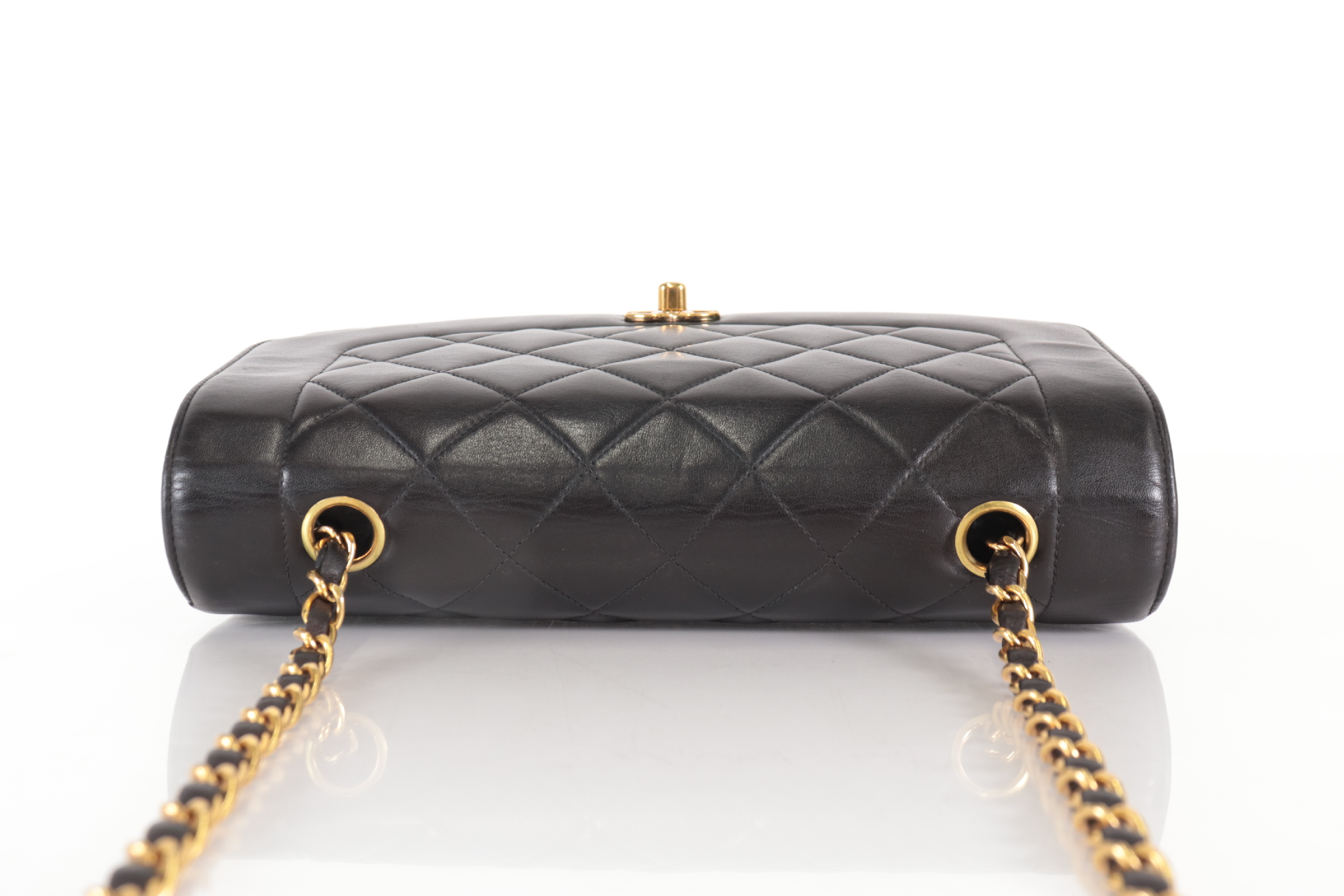 Diana 25 Lambskin Chain Shoulder Bag (Serial No. 2) — view 6
