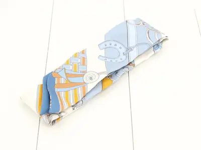Hermès Twilly Brides et Gris-Gris Scarf