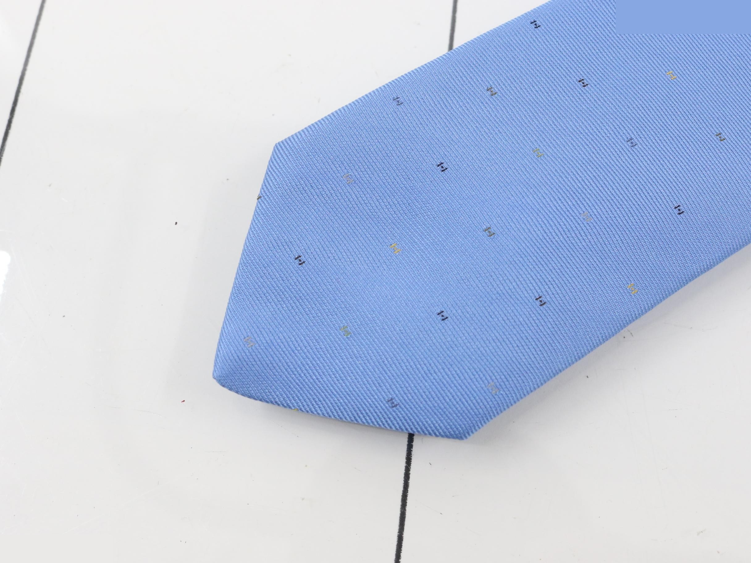 H-pattern tie, light blue, 100% silk, unused, stored item. — view 3