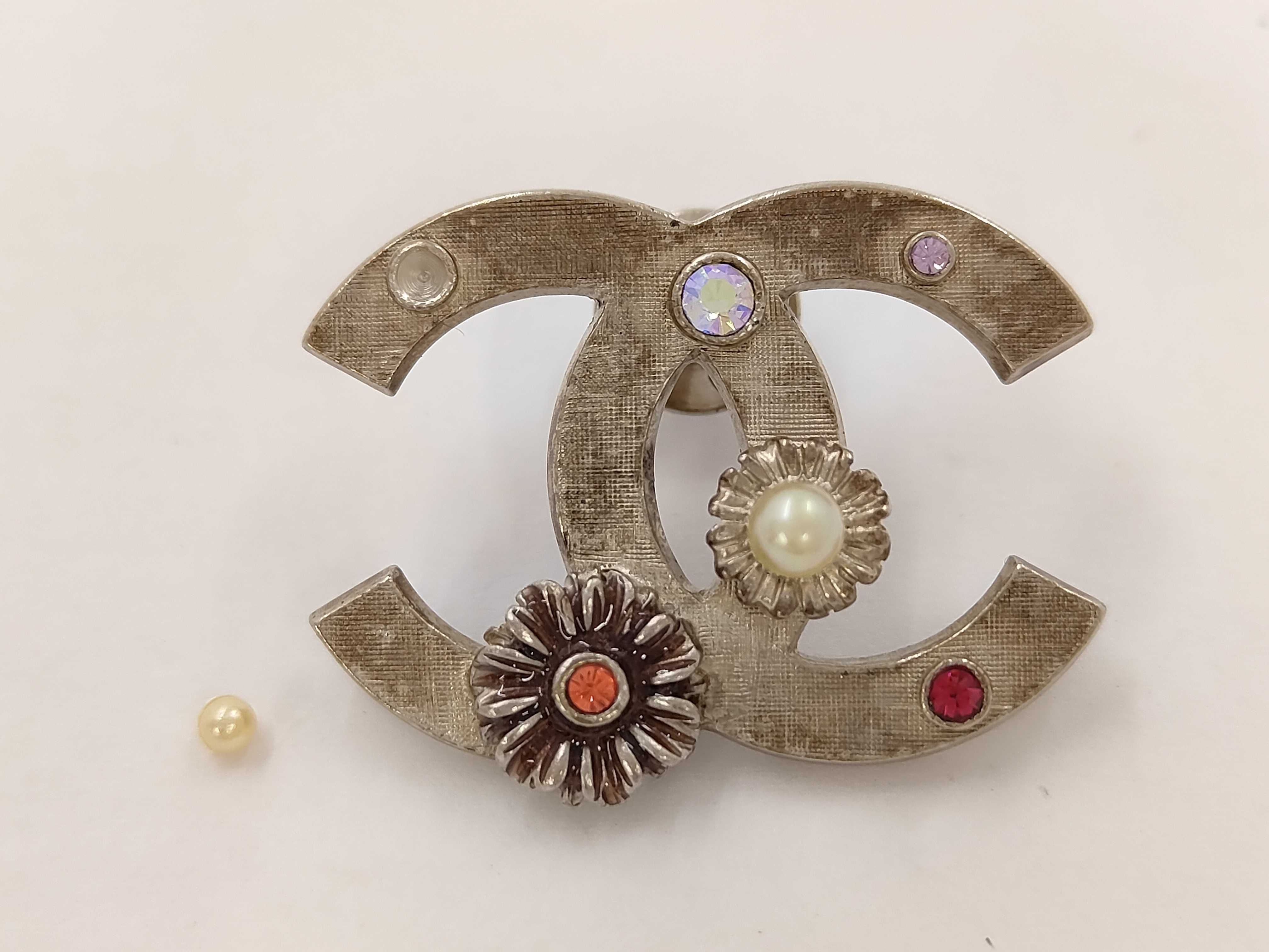 Coco Stone Pearl Silver Pin Brooch
