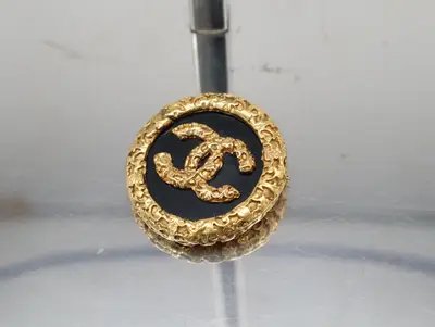 93A Coco Mark Brooch, Lava, Black GP Brooch