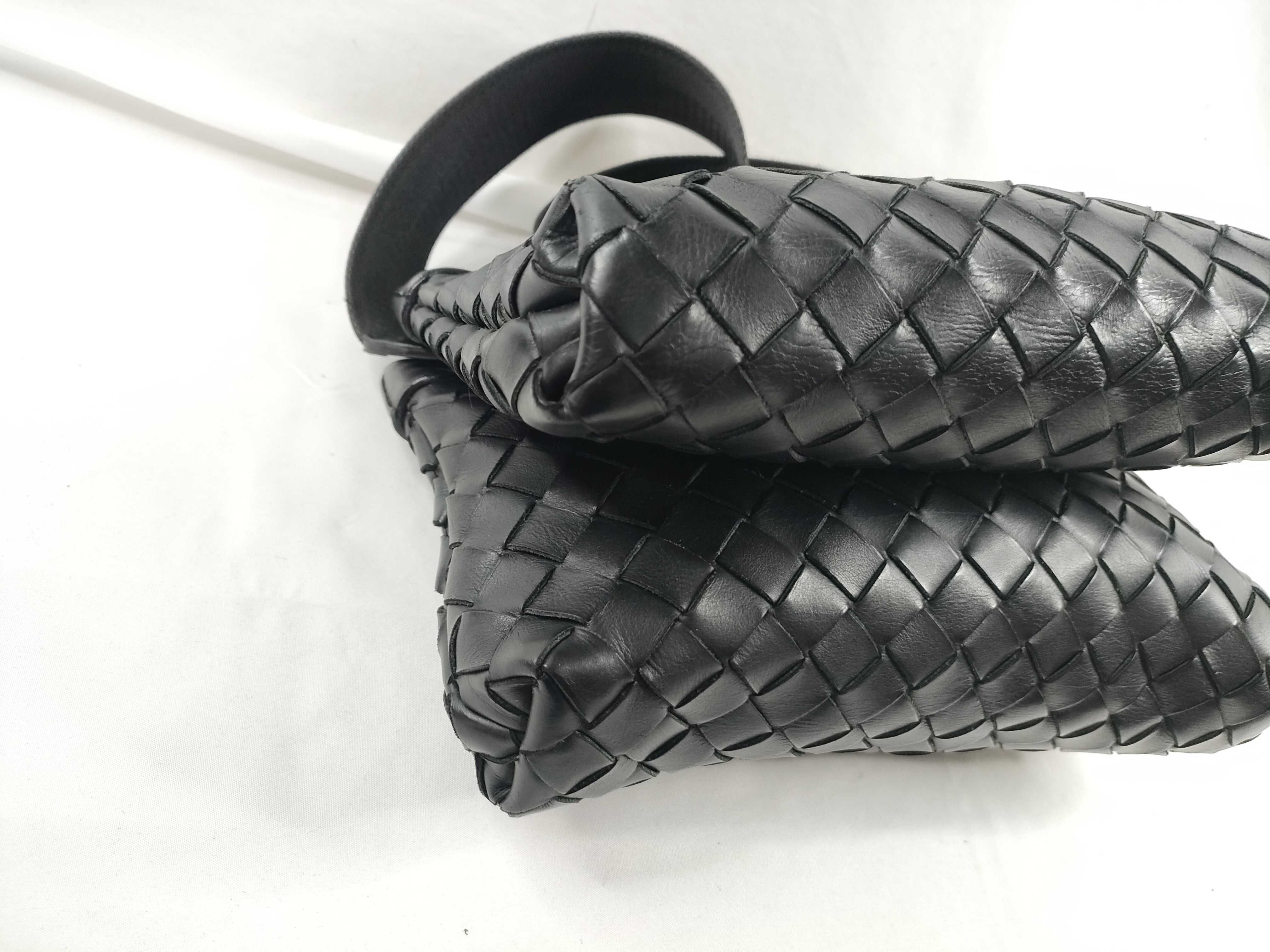 Intrecciato Shoulder Bag, Bottega Veneta Intrecciato Duo Black Body Bag — view 3