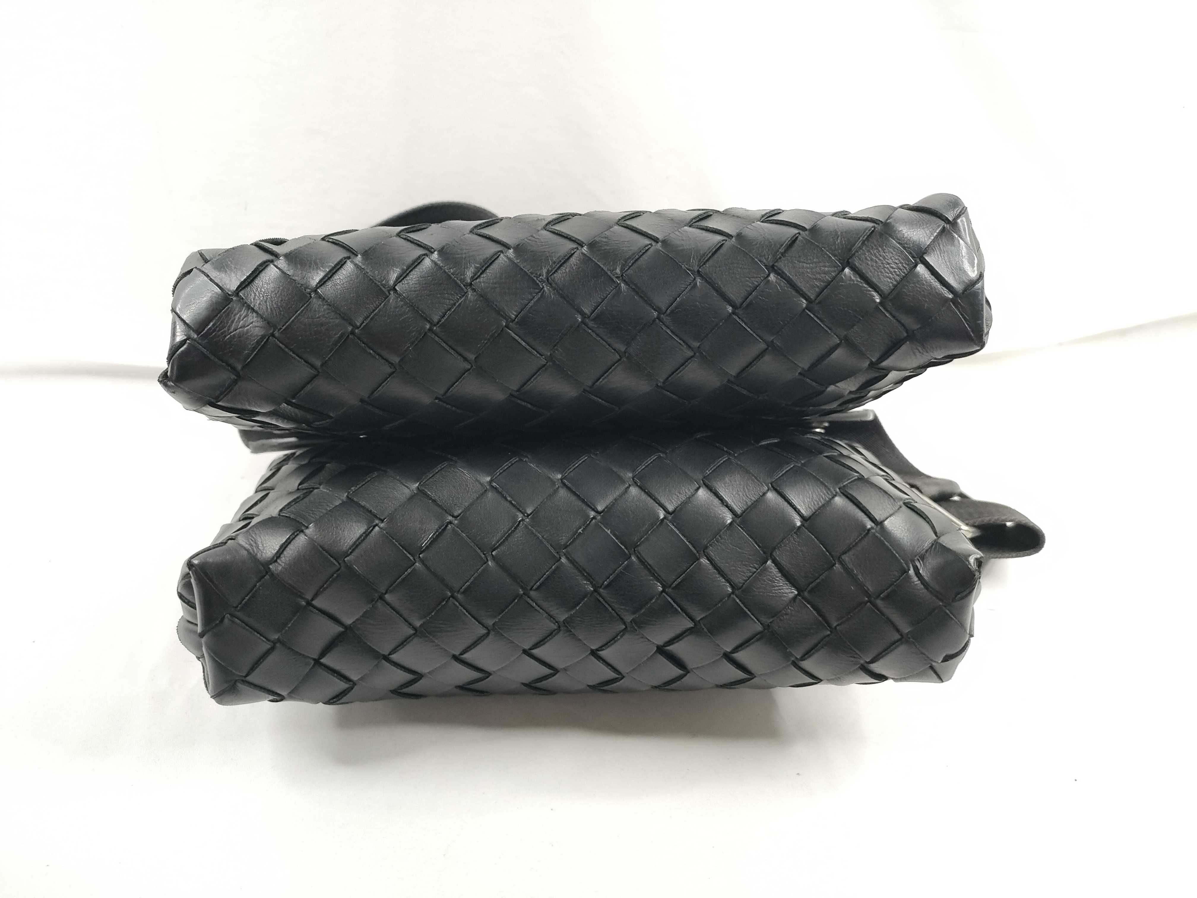 Intrecciato Shoulder Bag, Bottega Veneta Intrecciato Duo Black Body Bag — view 4