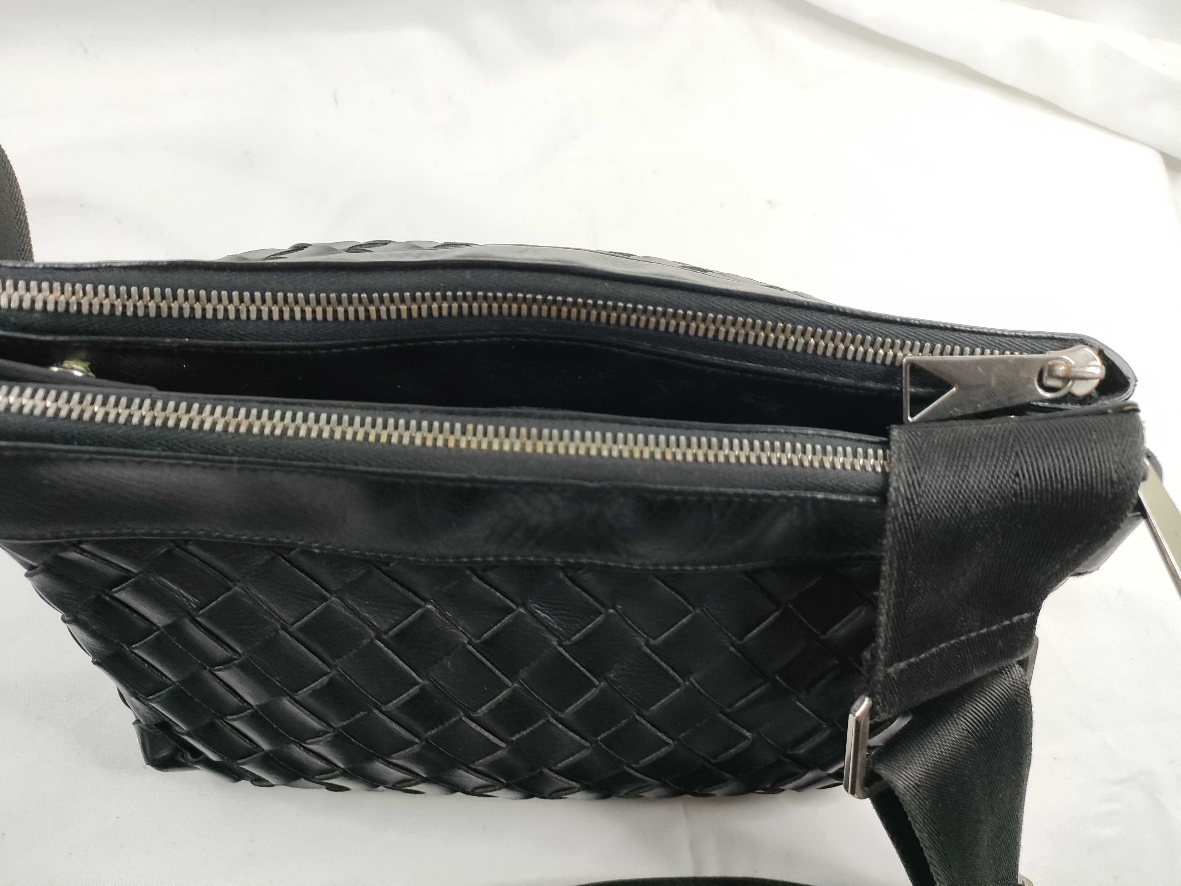 Intrecciato Shoulder Bag, Bottega Veneta Intrecciato Duo Black Body Bag — view 9